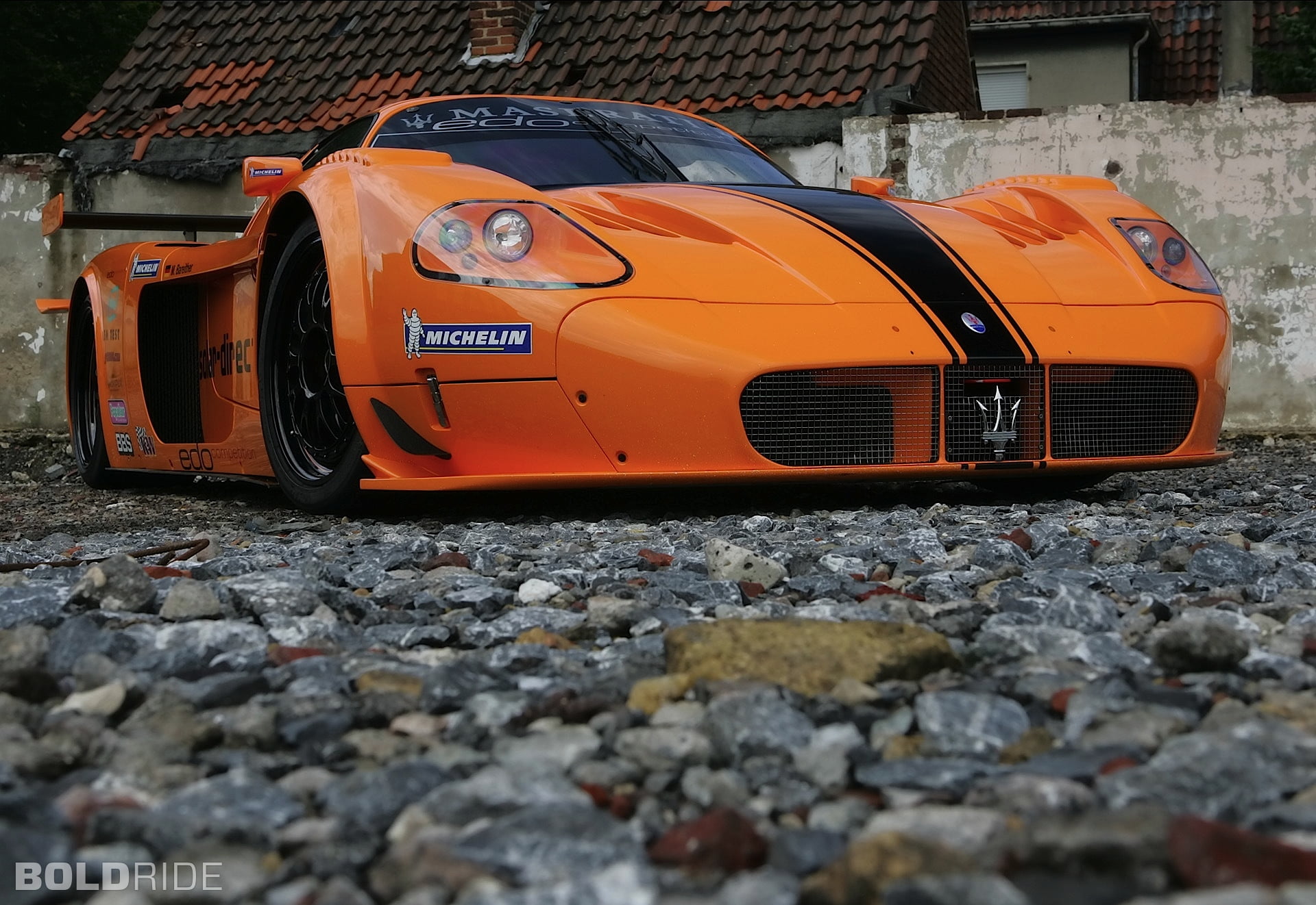 1080P, public transportation, outdoors, architecture, land vehicle, car, stationary, wall, transportation, 2007, no people, maserati, supercars, small, HD Wallpaper