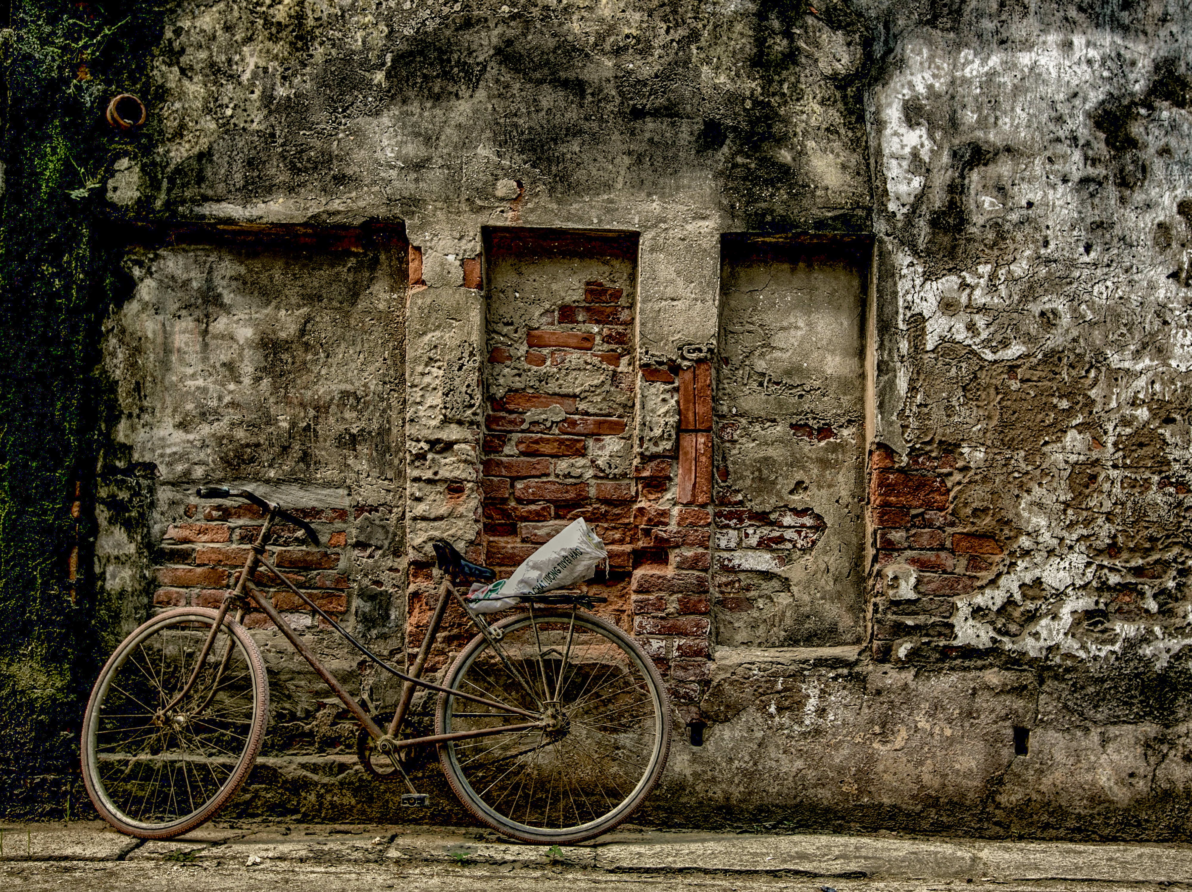 city, vietnam, 4K, phu xuyen, parked, mode of transportation, no people, deterioration, wall, brick, land vehicle, building, obsolete, people, country scene, HD Wallpaper