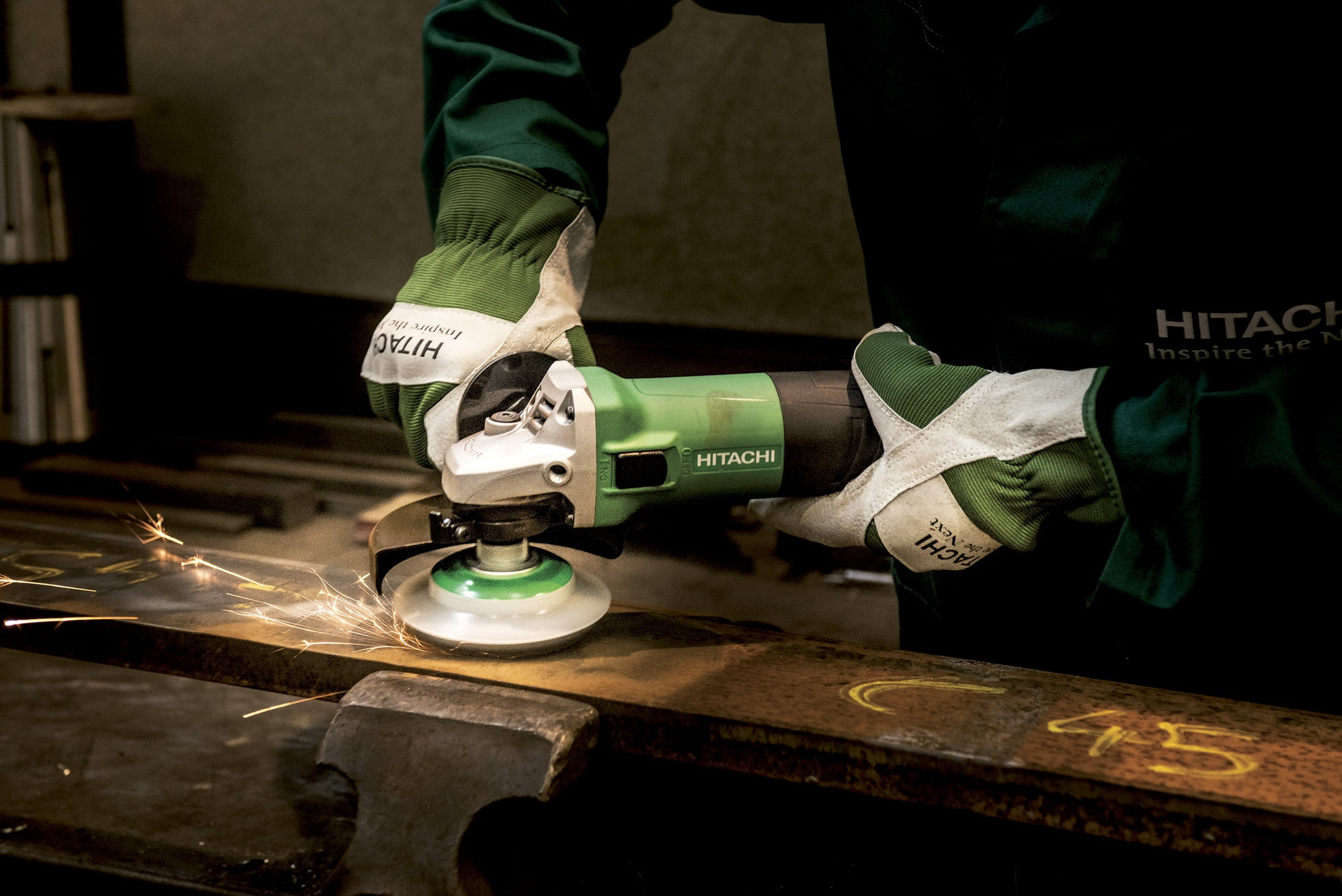 business, shipyard, hitachi, human limb, indoors, power tool, communication, metal, protective workwear, holding, art and craft, 1080P, finance, hand, HD Wallpaper