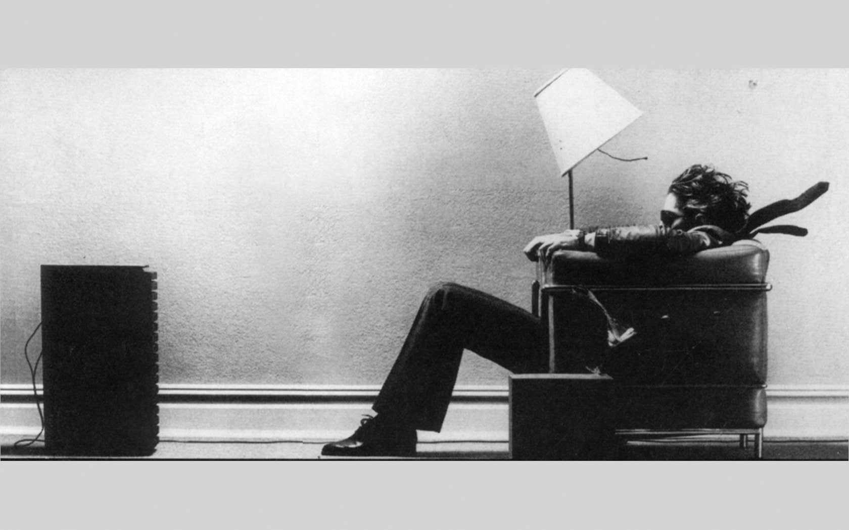 speakers, couch, hitachi, cassette, sound, maxell, music, 720P, wind, advertisement, HD Wallpaper