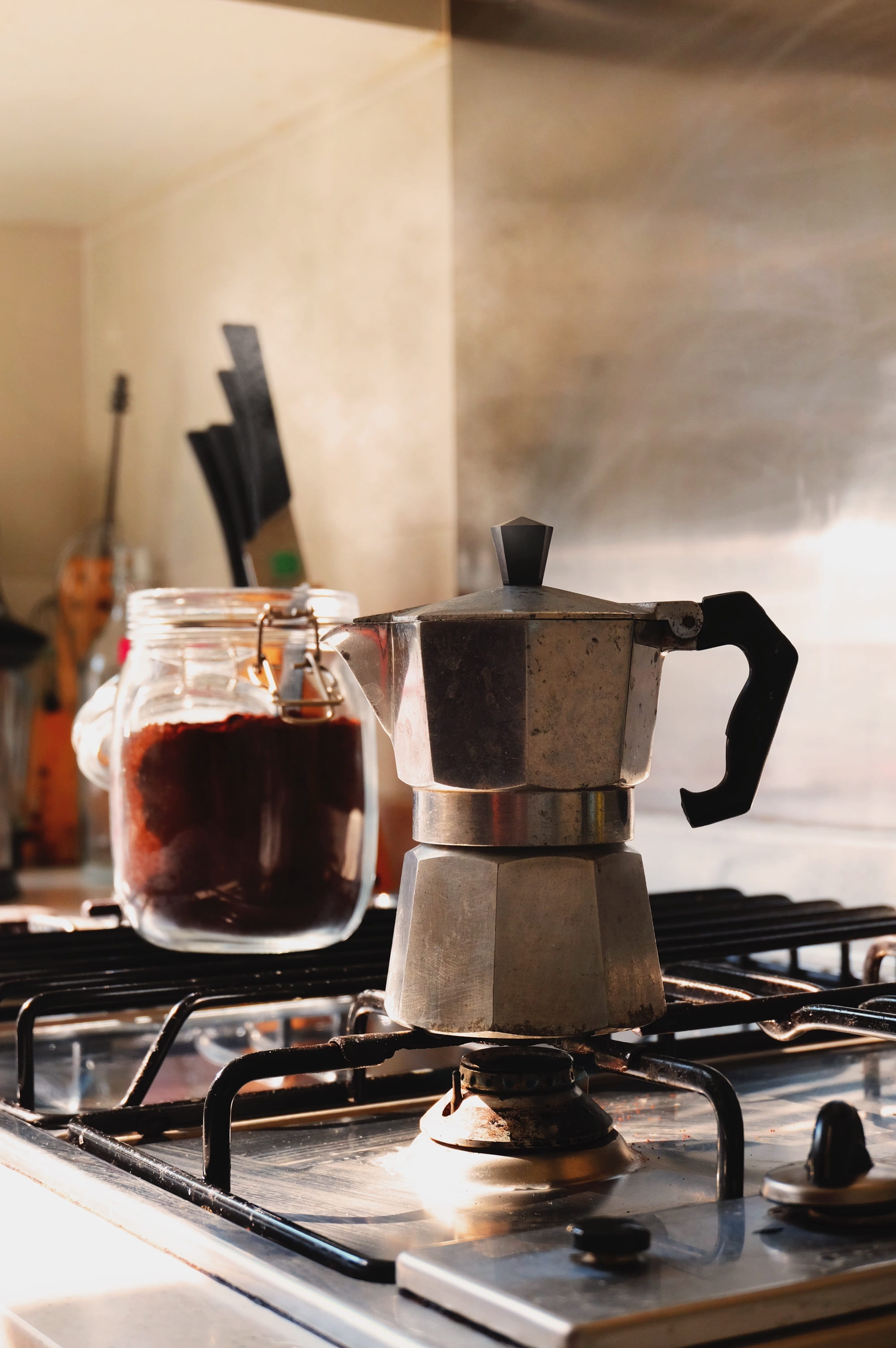 refreshment, top, burner - stove top, range, gas, gas stove burner, no people, teapot, heat - temperature, home, moka, black, kitchen, traditional, food and drink, Phone HD Wallpaper