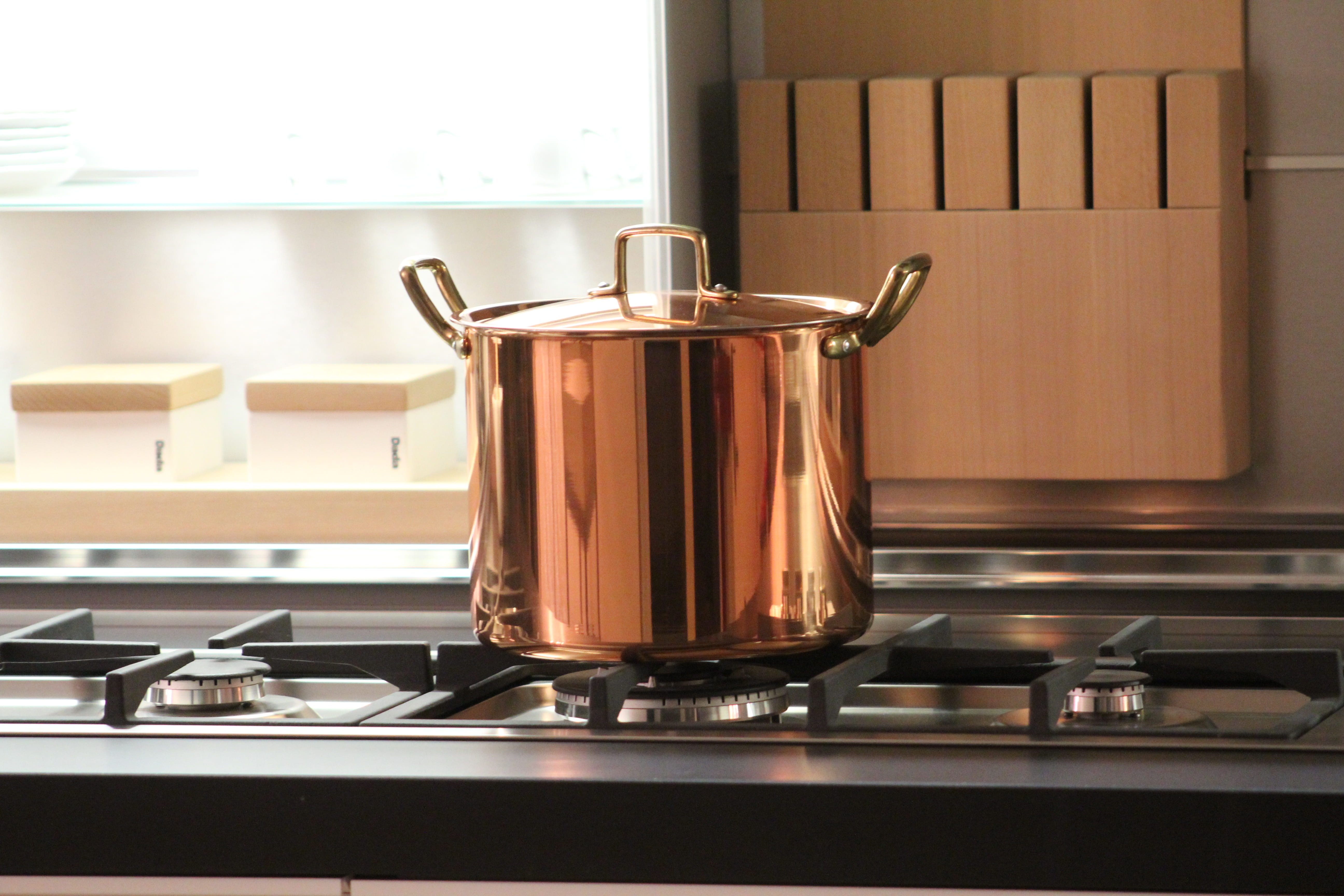 household equipment, steel, home interior, domestic kitchen, brass, 5K, stove, container, gold, saucepan, cook, pots, domestic life, appliance, grey, frying pans, HD Wallpaper