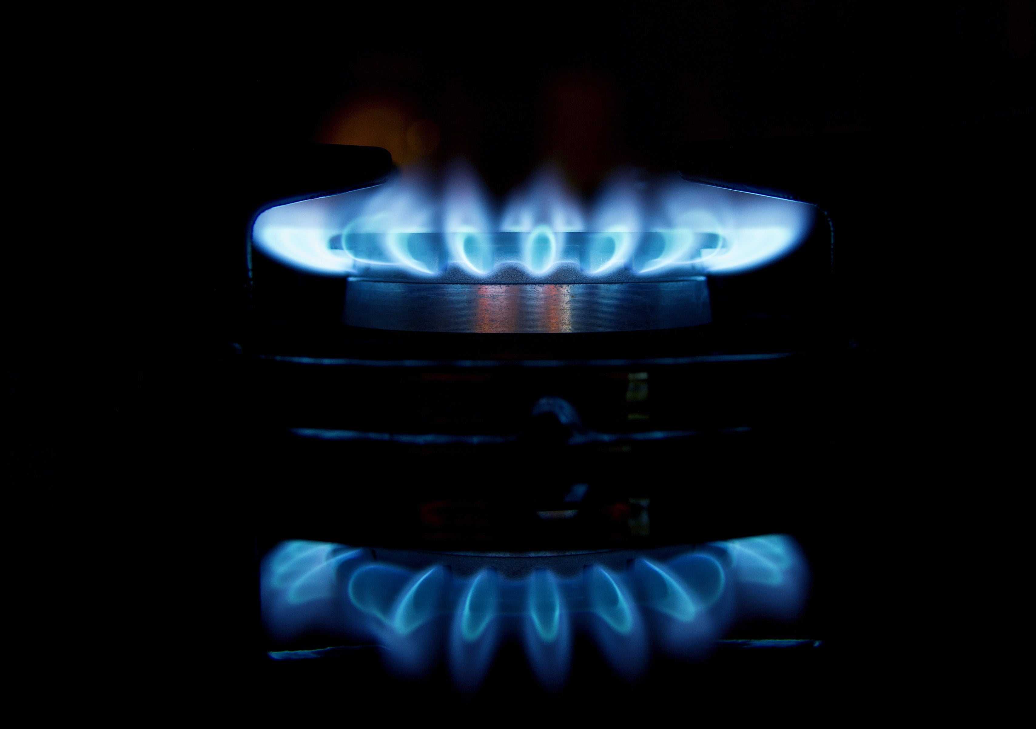 fossil fuel, propane, illuminated, glowing, heat - Temperature, appliance, indoors, energy, black Color, household equipment, studio shot, fire, fire - Natural Phenomenon, HD Wallpaper