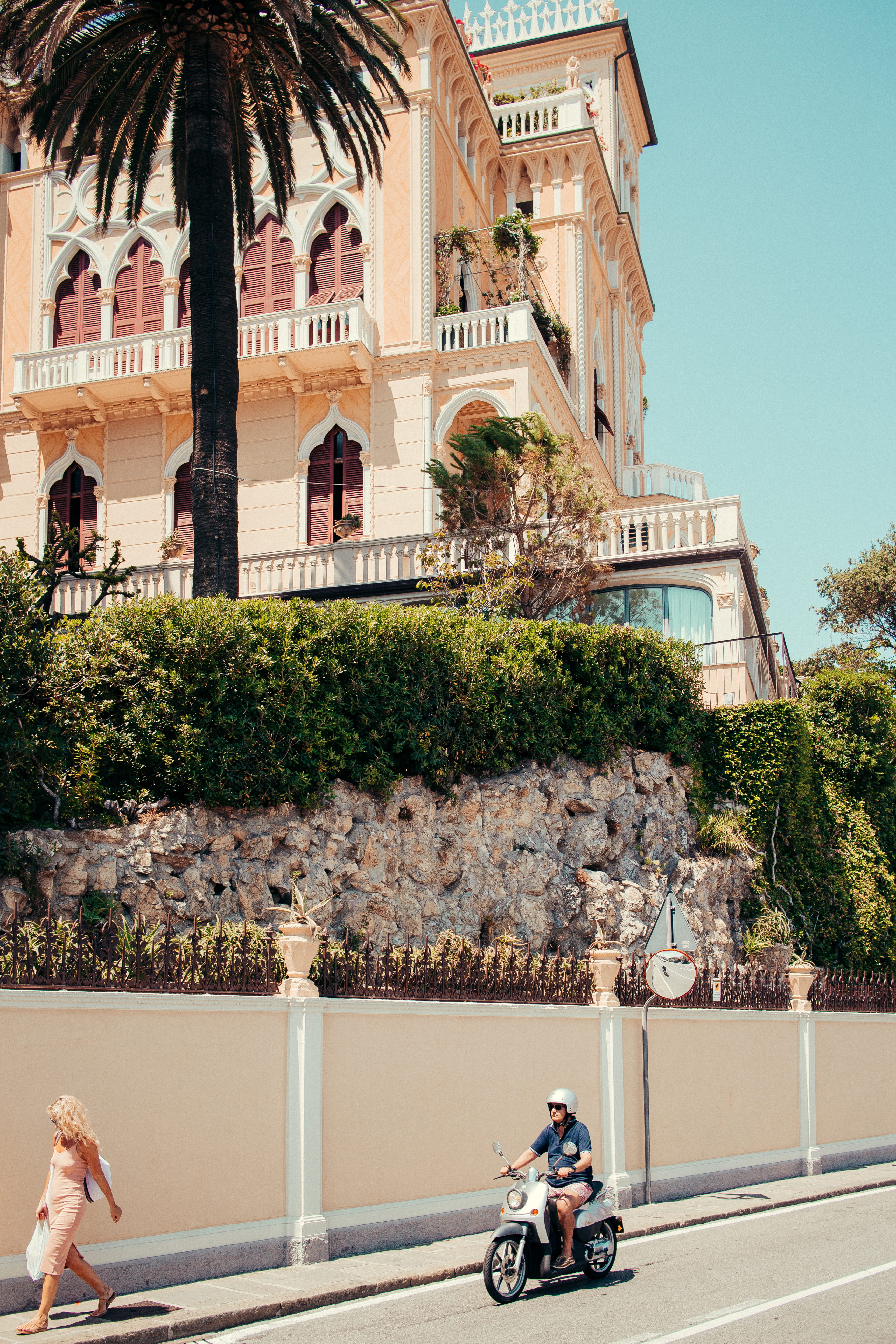 vacations, sidewalk, cuba, urban Scene, tourism, tuscany, tree, ridding, roadside, built Structure, outdoors, building, day, city, pedestrian, italy, 5K, Phone HD Wallpaper