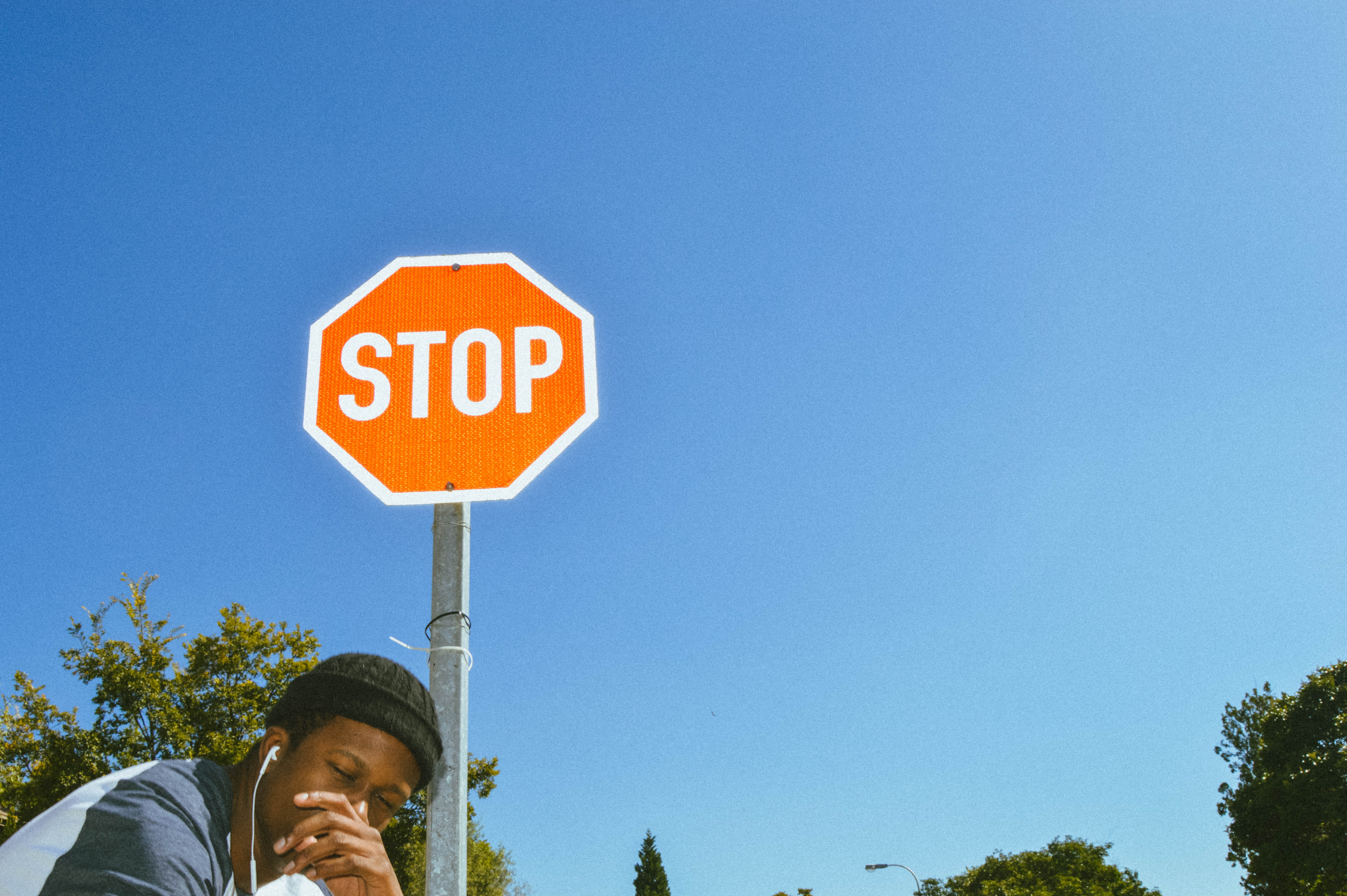 pottery, herbs, nature, accessories, lifestyles, stopsign, sign, plant, whtie, blue, copy space, western script, communication, white, real people, men, HD Wallpaper