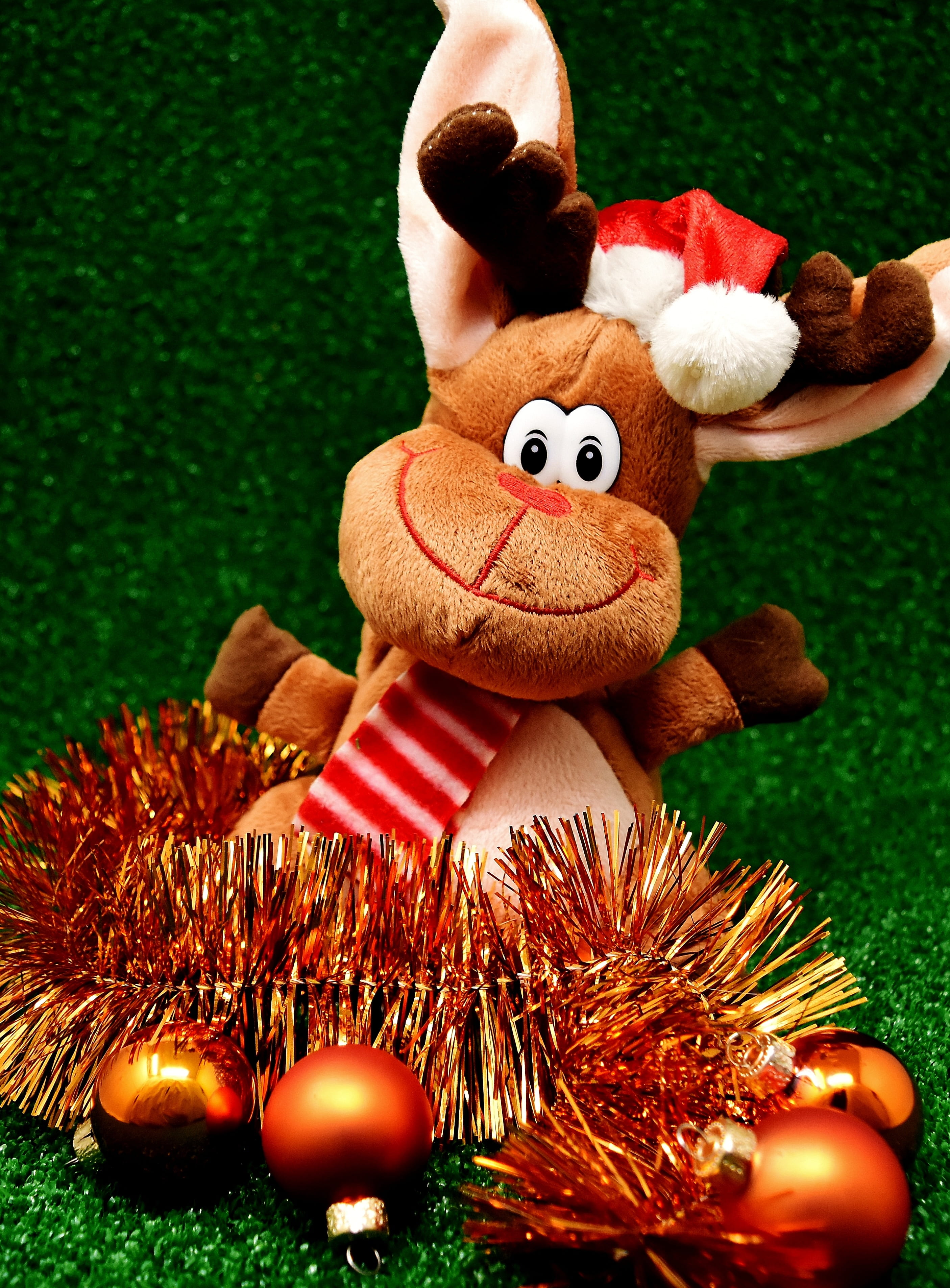 decoration, event, christmas, christmas motif, moose, holiday - event, creativity, celebration, reindeer, male likeness, surface, cute, stuffed animal, Phone HD Wallpaper