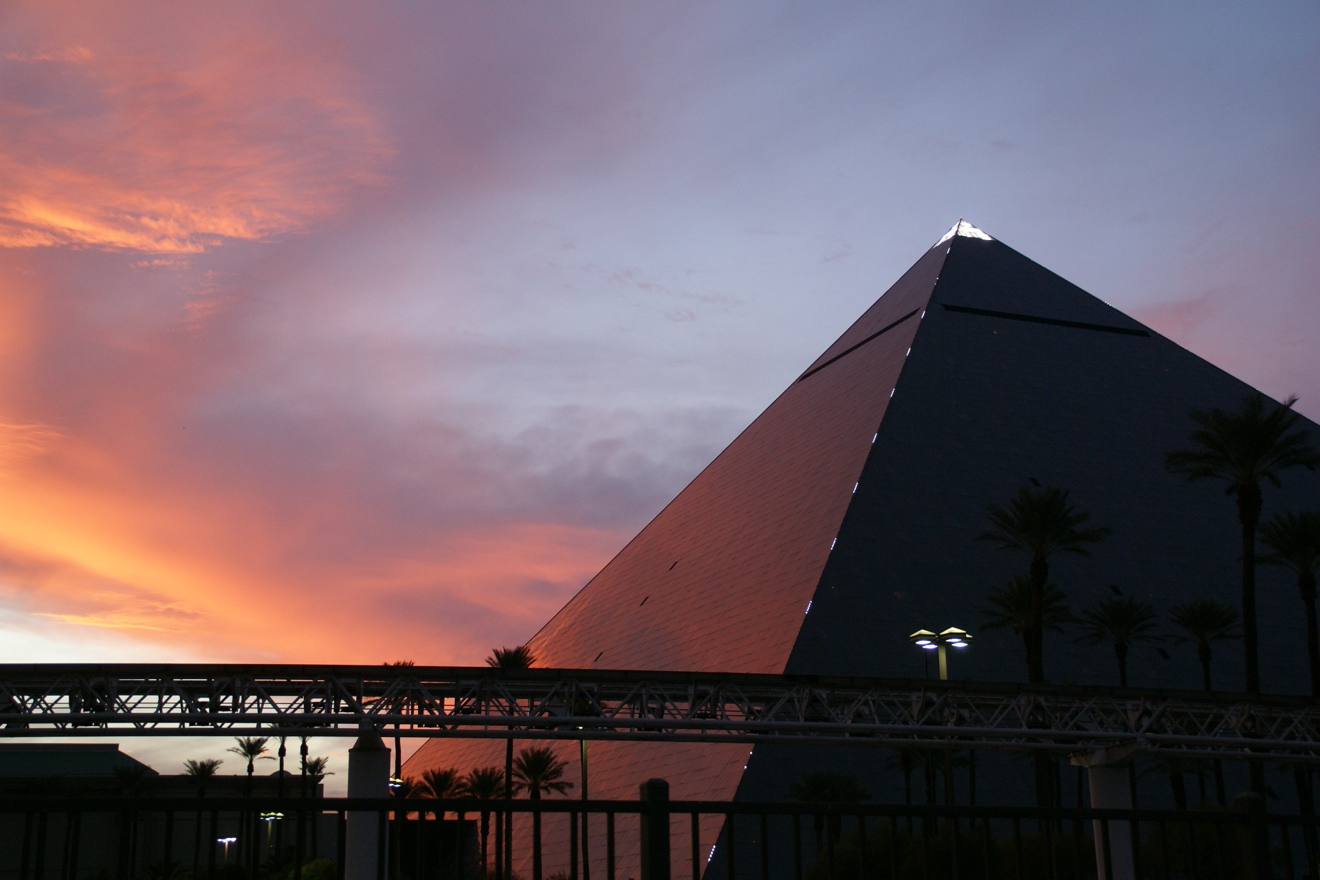 nightfall, dusk, bridge, sunset, nevada, hotel, tree, low angle view, shape, luxor, usa, golden, cloud - sky, near, nature, pyramid, outdoors, evening, HD Wallpaper