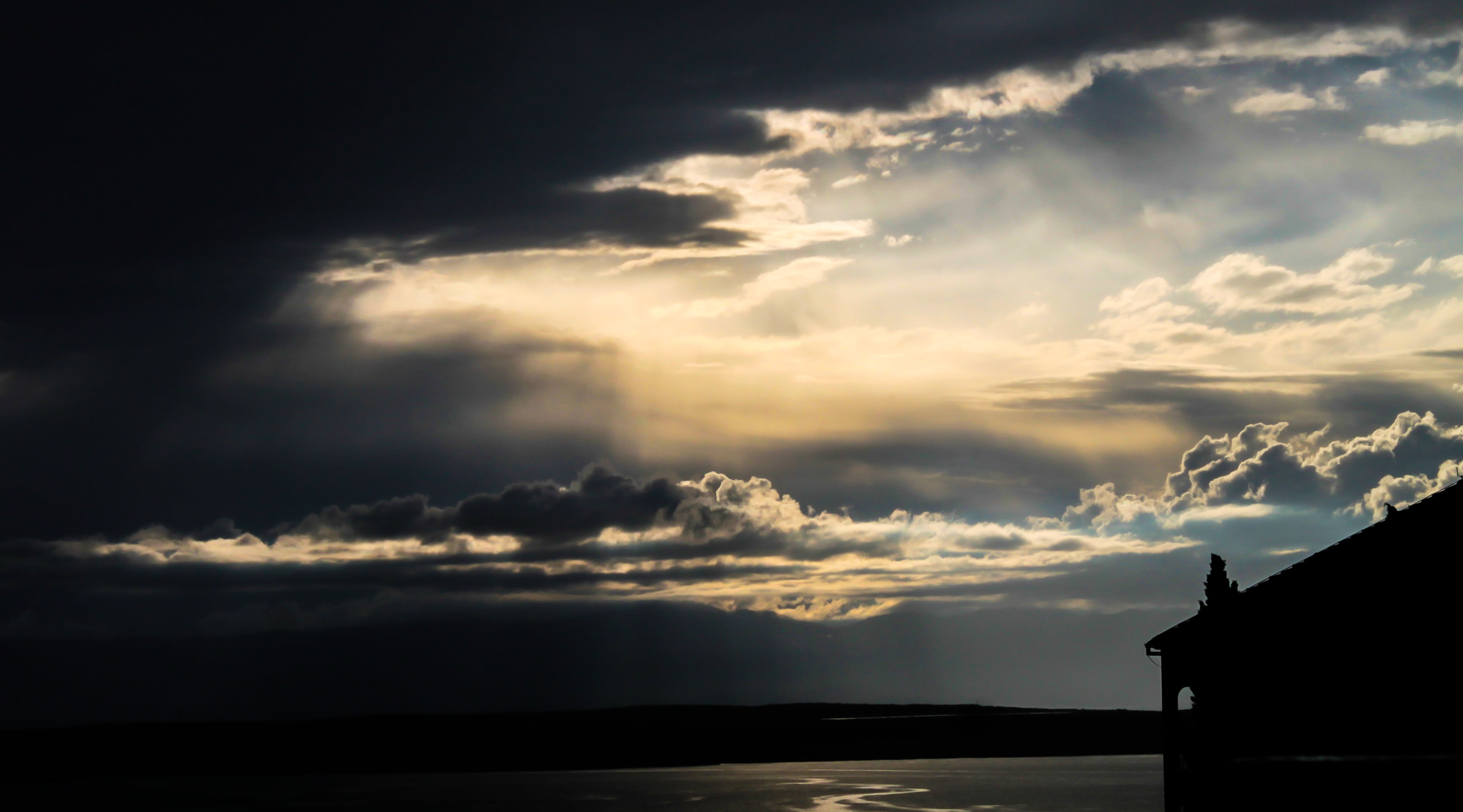 beautiful, ominous, overcast, architecture, horizon, no people, 2K, sky, outdoors, building exterior, beside, horizon over water, holiday, mood, cloudy sky, HD Wallpaper