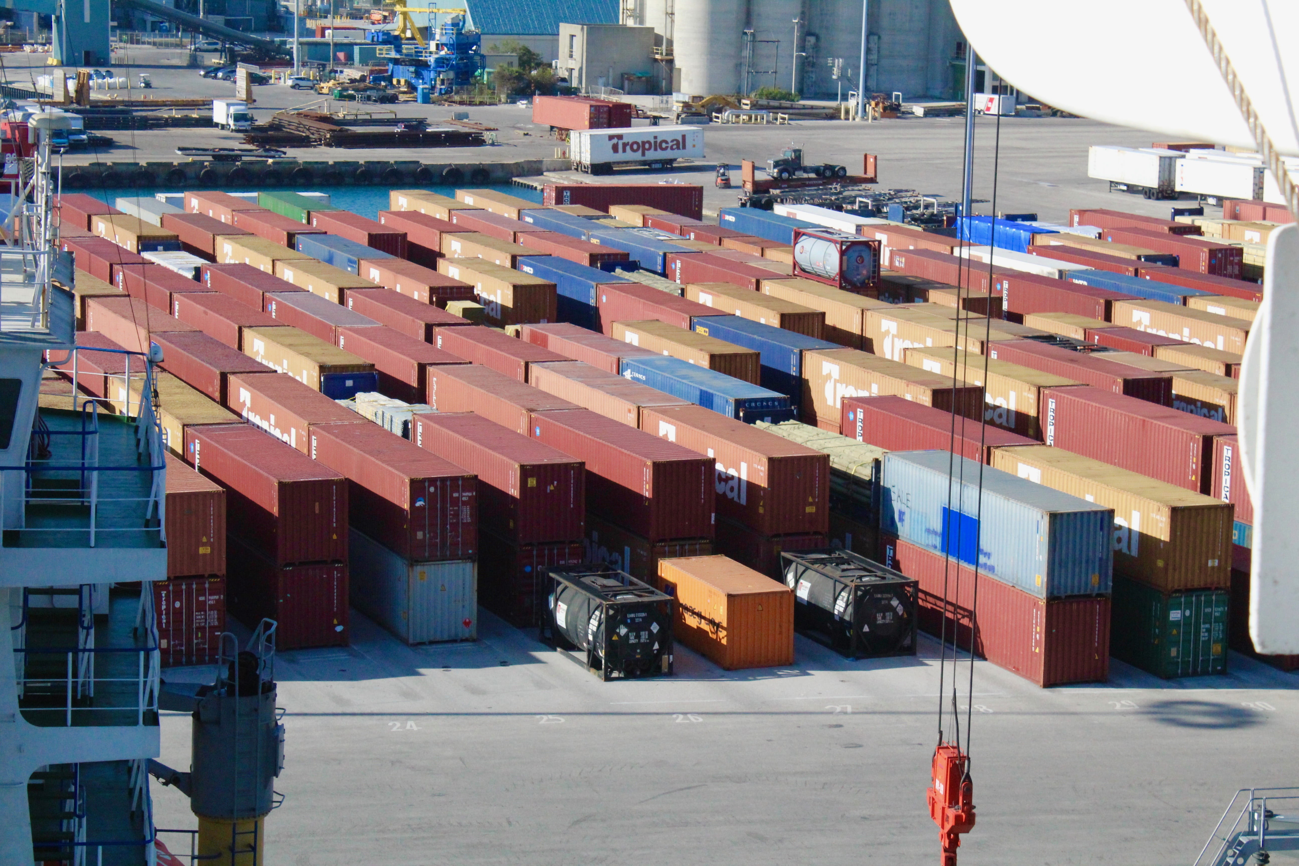 buisness, architecture, business, commercial dock, large group of objects, storage, united states, domestic room, cargo container, day, built structure, HD Wallpaper