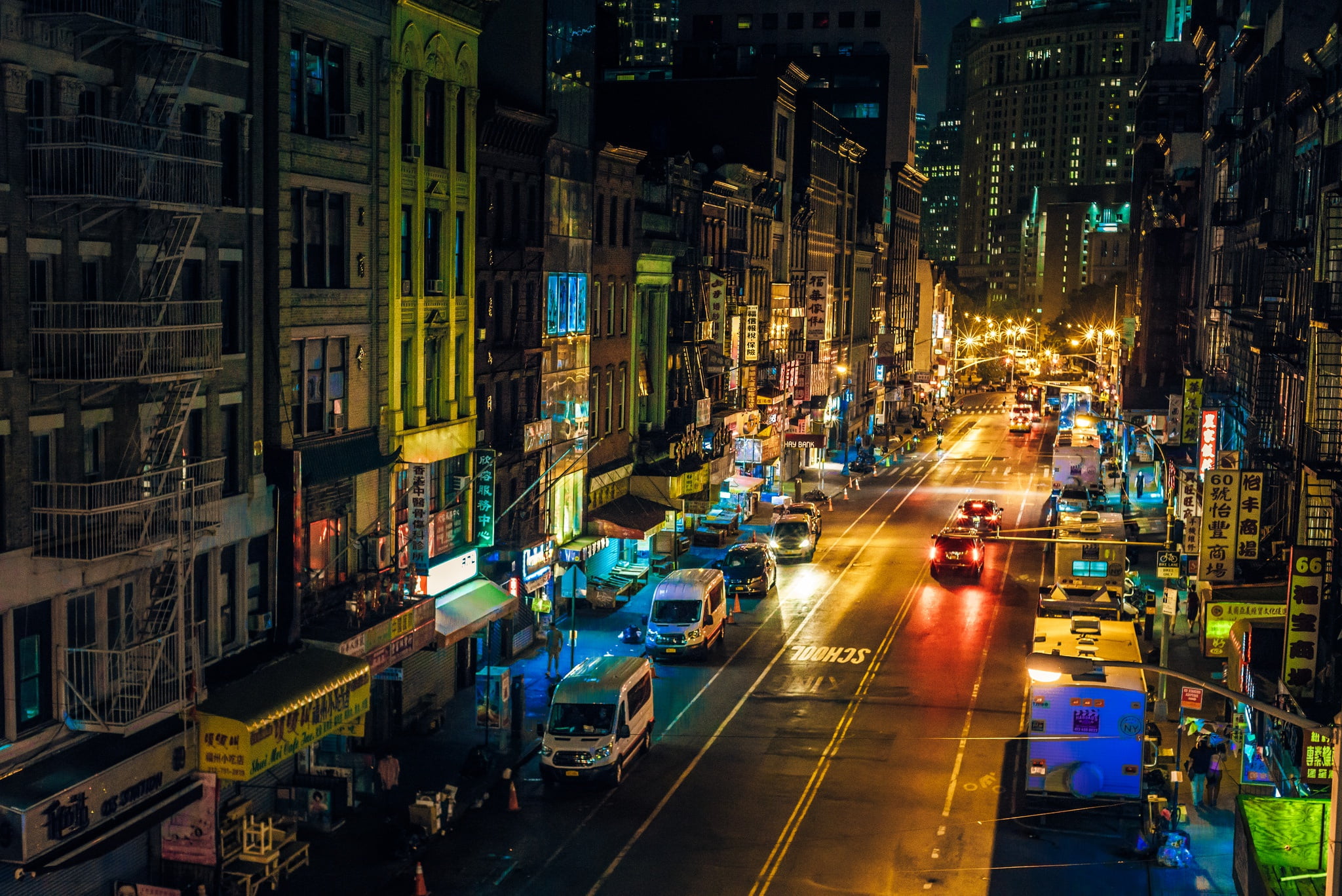 street, car, city street, traffic, incidental people, outdoors, New York City, Manhattan, city, cityscape, night, 1080P, black, building, buildings, building exterior, HD Wallpaper