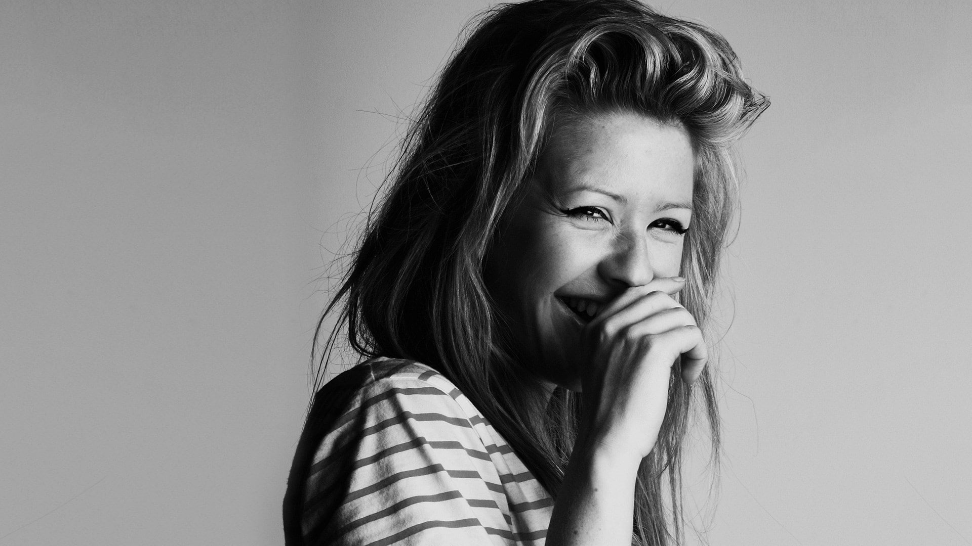 ellie goulding, women, happiness, hair, real people, young women, front view, hairstyle, one person, looking at camera, long hair, portrait, indoors, teenager, HD Wallpaper