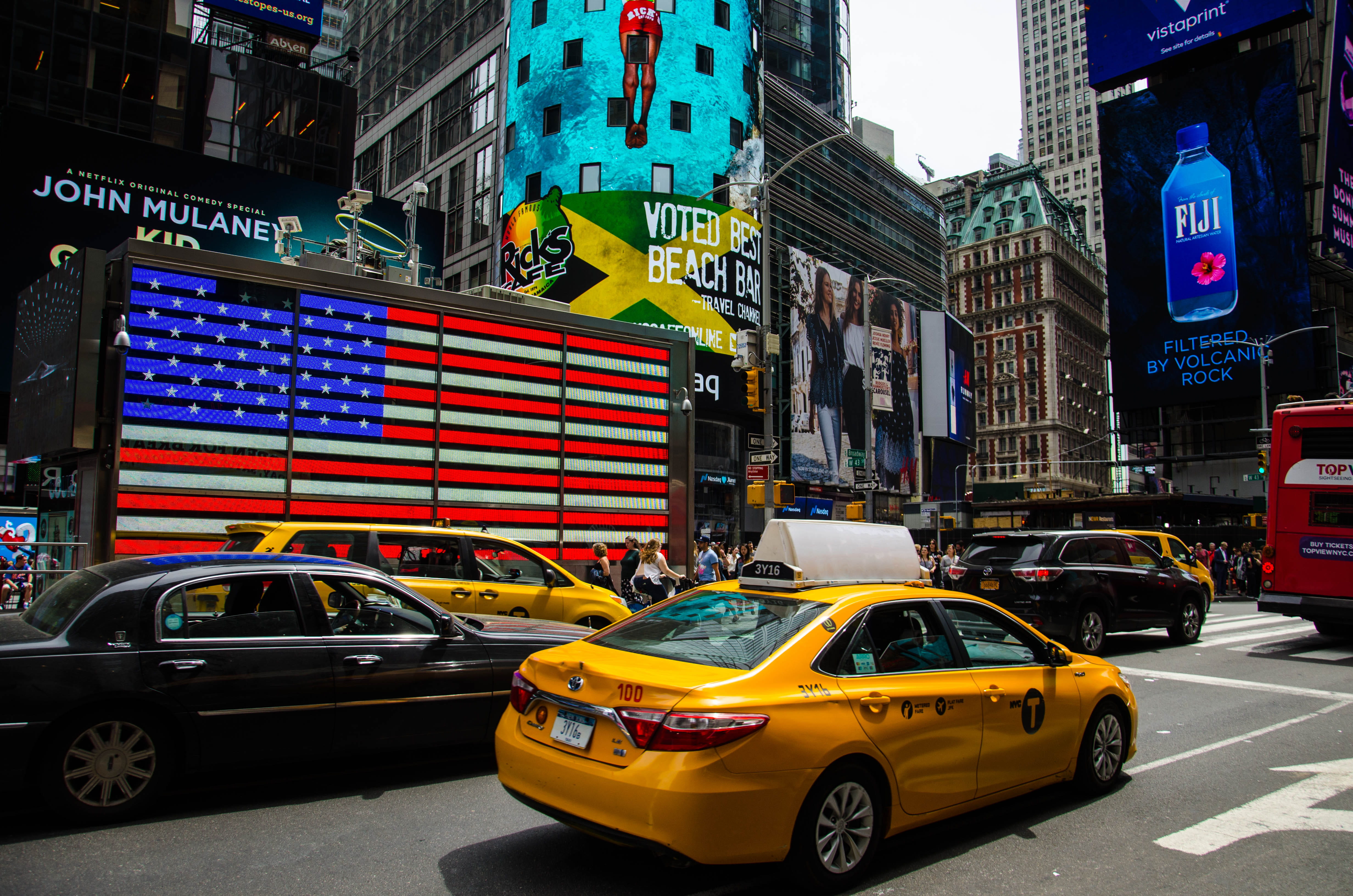 yellow, buildings, traffic, built structure, bus, transportation, American flag, office building exterior, business, time, building exterior, urban, outdoors, HD Wallpaper