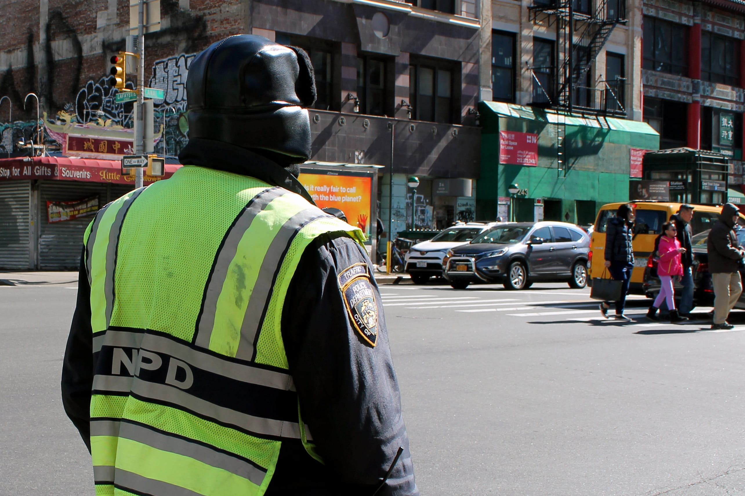 road, rear view, occupation, standing, megalopolis, real people, 2K, uniform, police, government, transportation, helmet, city, new york, reflective clothing, HD Wallpaper
