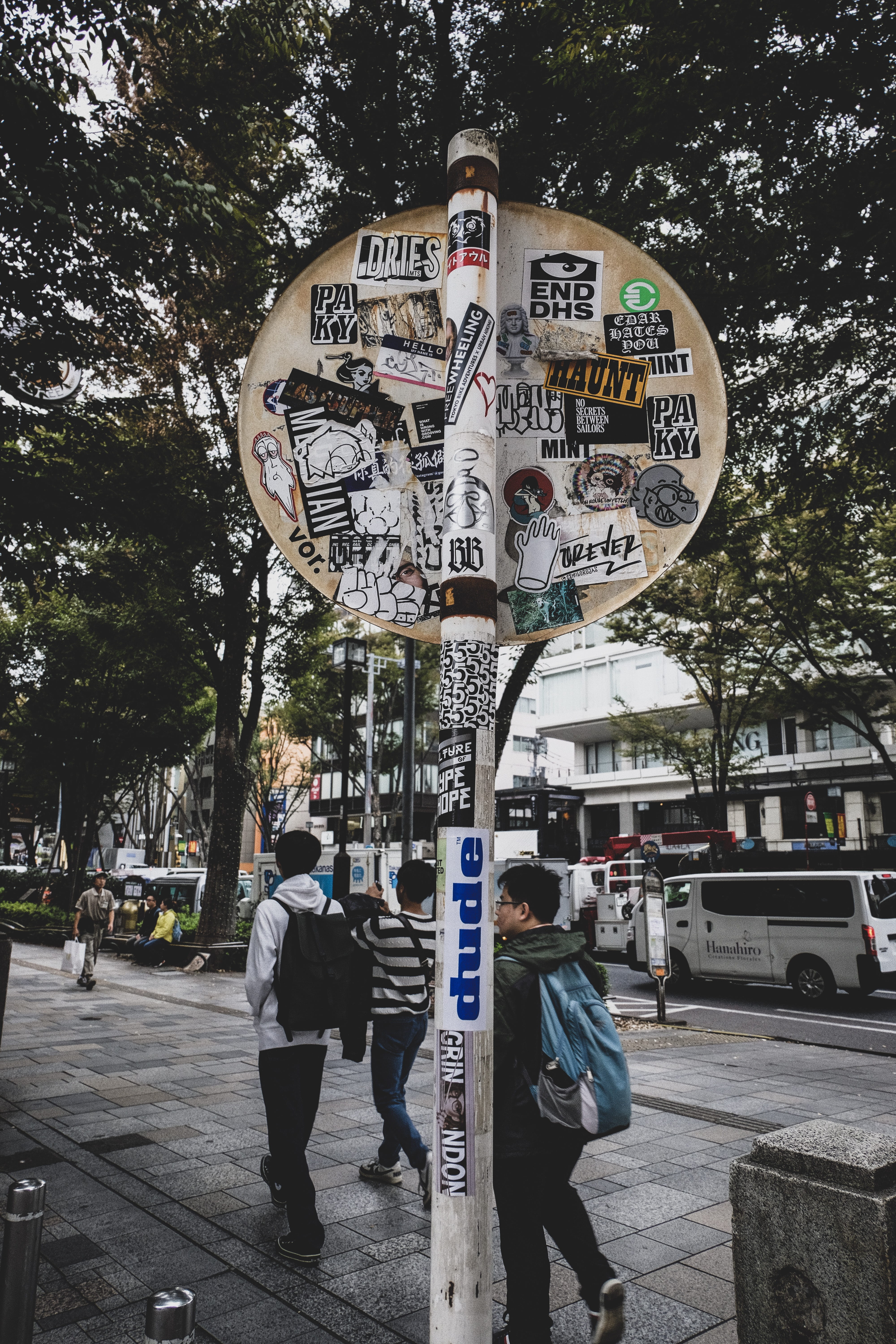 text, city, road, communication, information, non-western script, day, japan, real people, script, 5K, western script, car, transportation, tree, building exterior, Phone HD Wallpaper