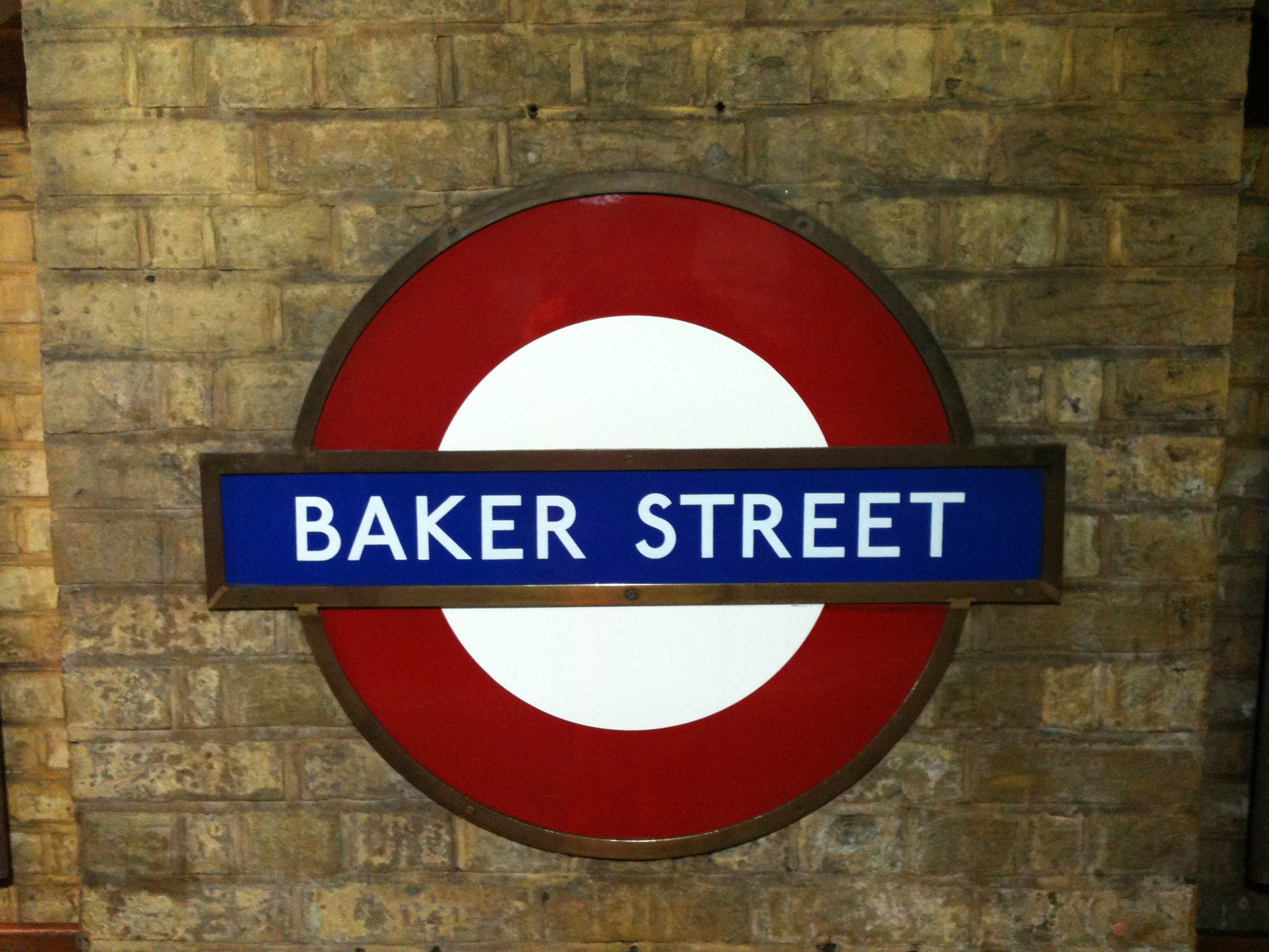 railway, tube, red, 1080P, communication, message, subway, london, day, information sign, brick wall, guidance, underground, text, western script, circle, HD Wallpaper