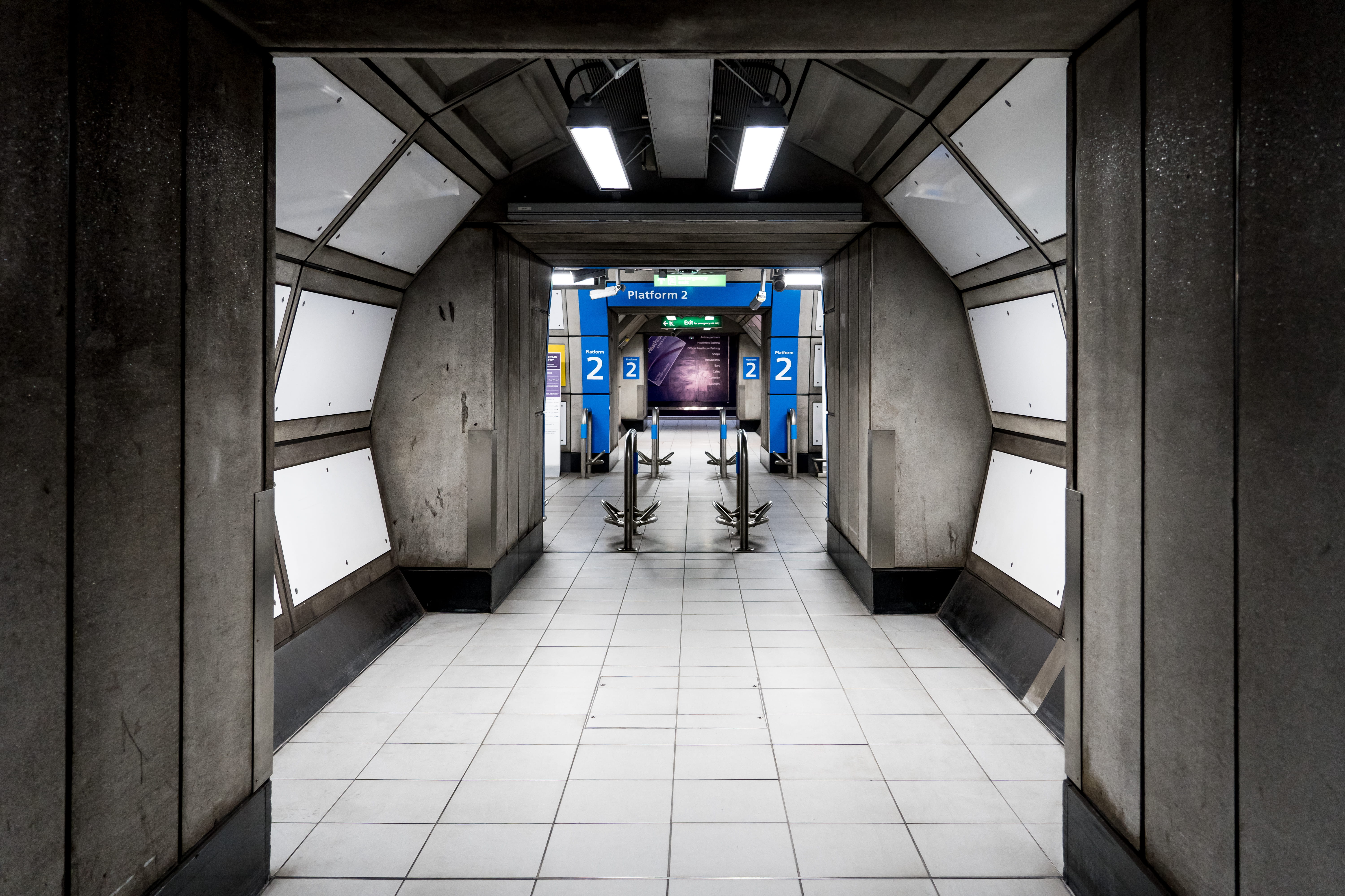 empty, london, day, absence, interior, tile, tiled floor, skylight, built structure, arch, corridor, window, direction, train, building, tube stop, illuminated, HD Wallpaper