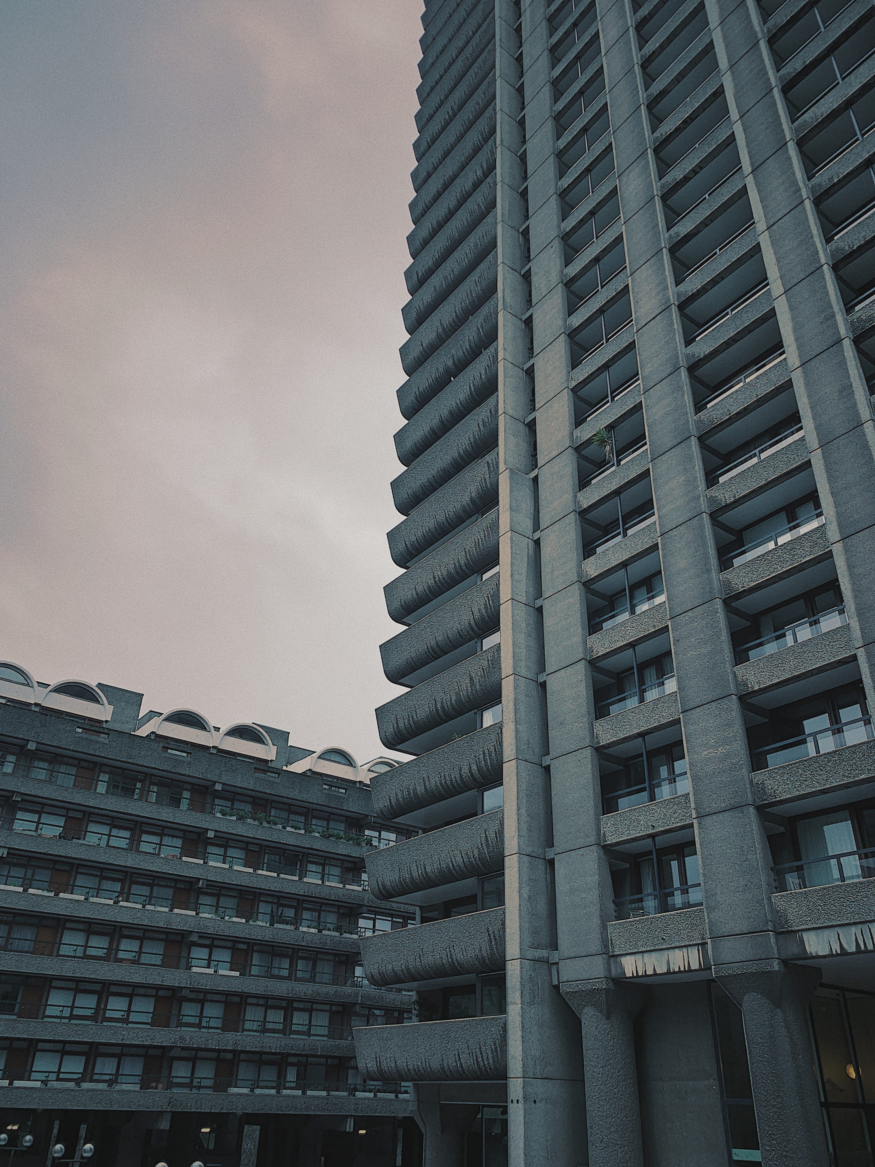 cloud - sky, nature, housing, united kingdom, condo, road, 4K, barbican, uk, no people, day, high rise, building exterior, brutalist, intersection, low angle view, Phone HD Wallpaper