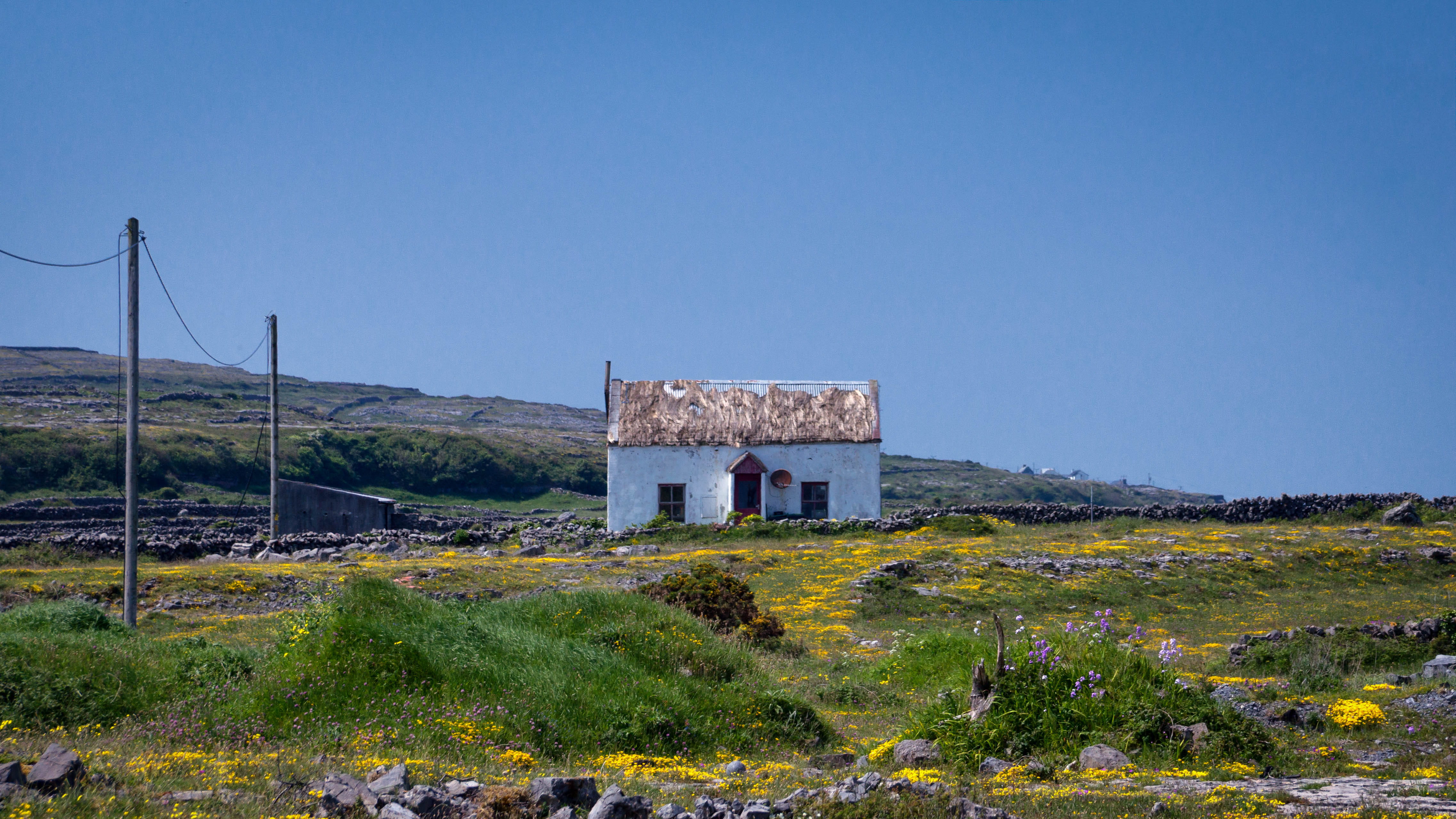 remote, scenics - nature, building, island, clear sky, land, hut, countryside, copy space, blue sky, the past, landscape, house, shelter, architecture, HD Wallpaper