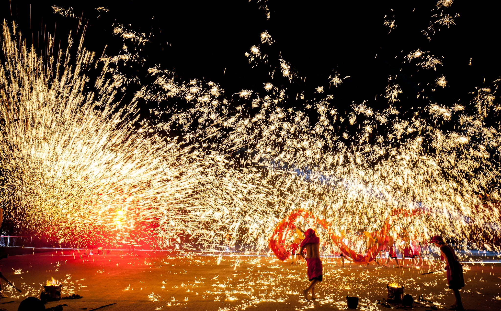 men, firework, motion, fire dragon, celebration, chongqing, burning, festival, 1080P, taiwan, fireworks, long exposure, nantou, event, one person, outdoors, HD Wallpaper
