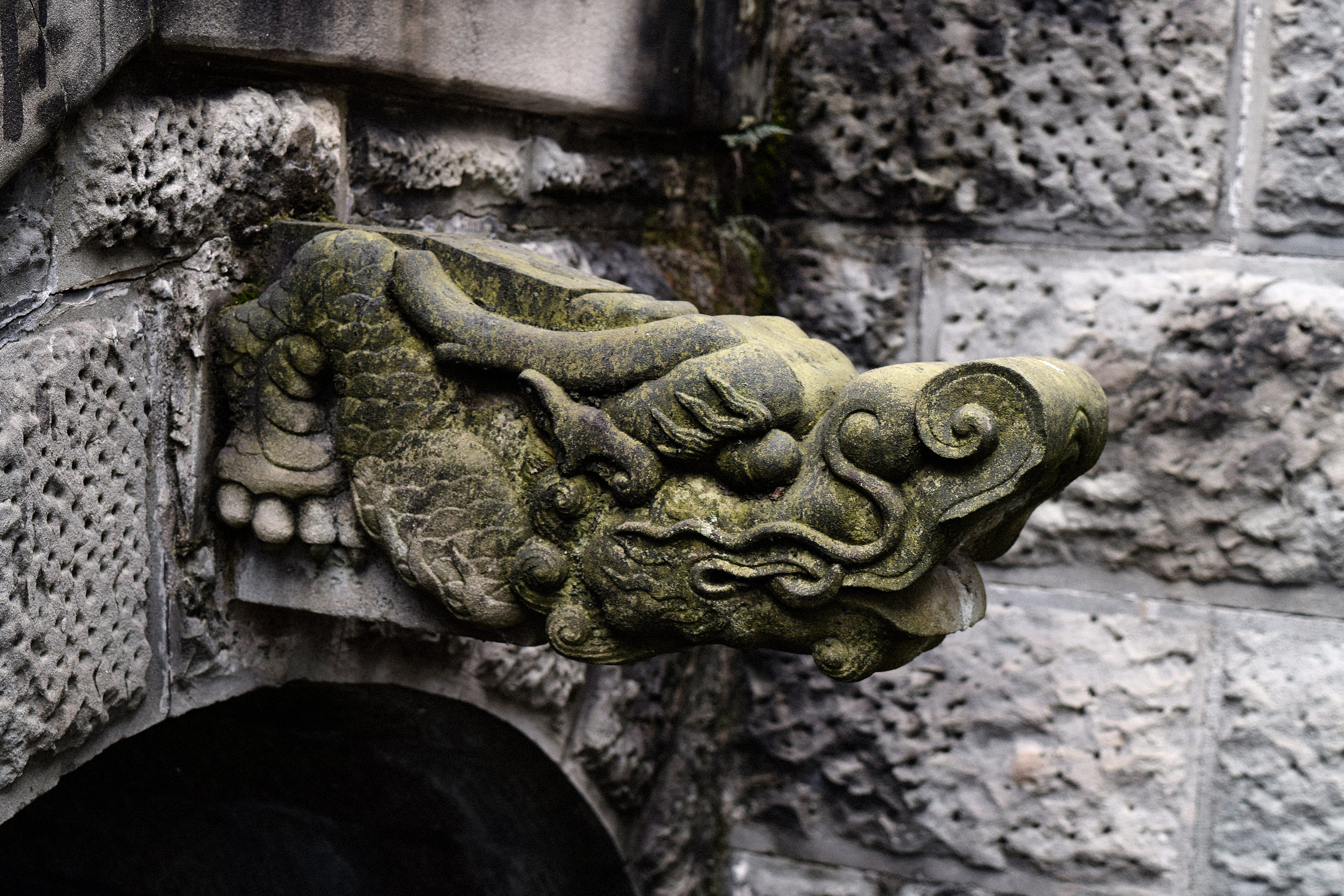 day, built structure, monster - fictional character, ornate, stone work, animal representation, history, reptile, creativity, close-up, carving - craft product, HD Wallpaper