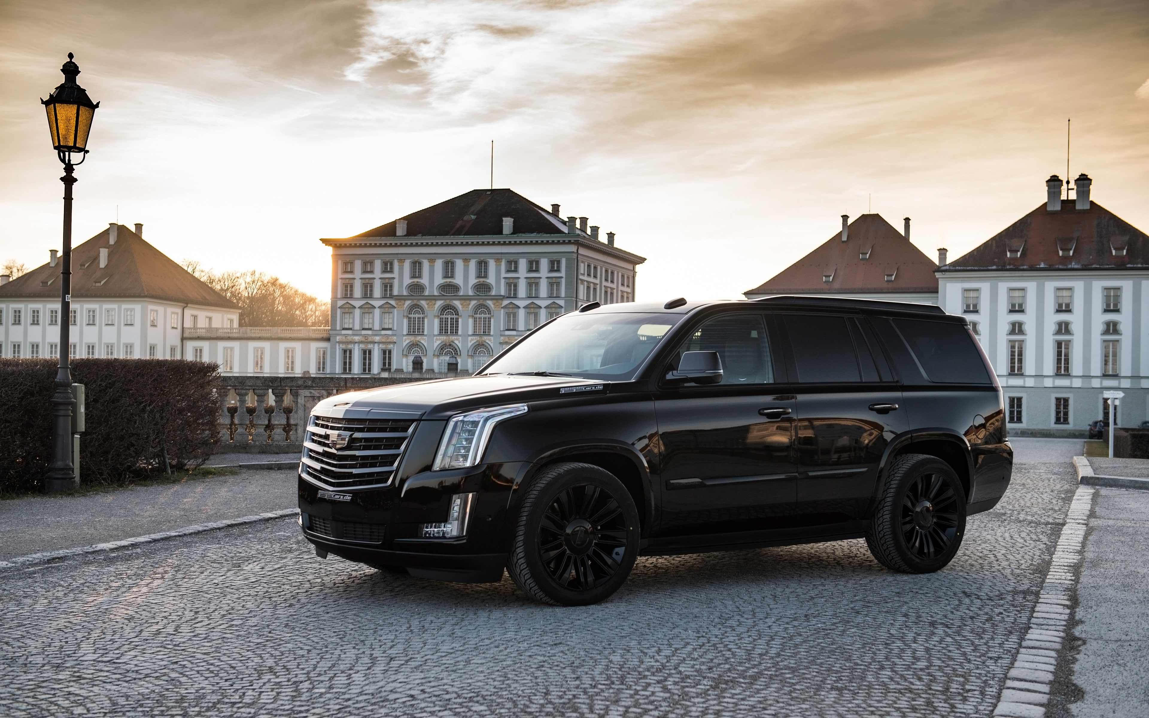 black, built structure, retro styled, architecture, outdoors, cloud - sky, sky, travel, car, escalade, edition, 4K, land vehicle, road, nature, transportation, HD Wallpaper