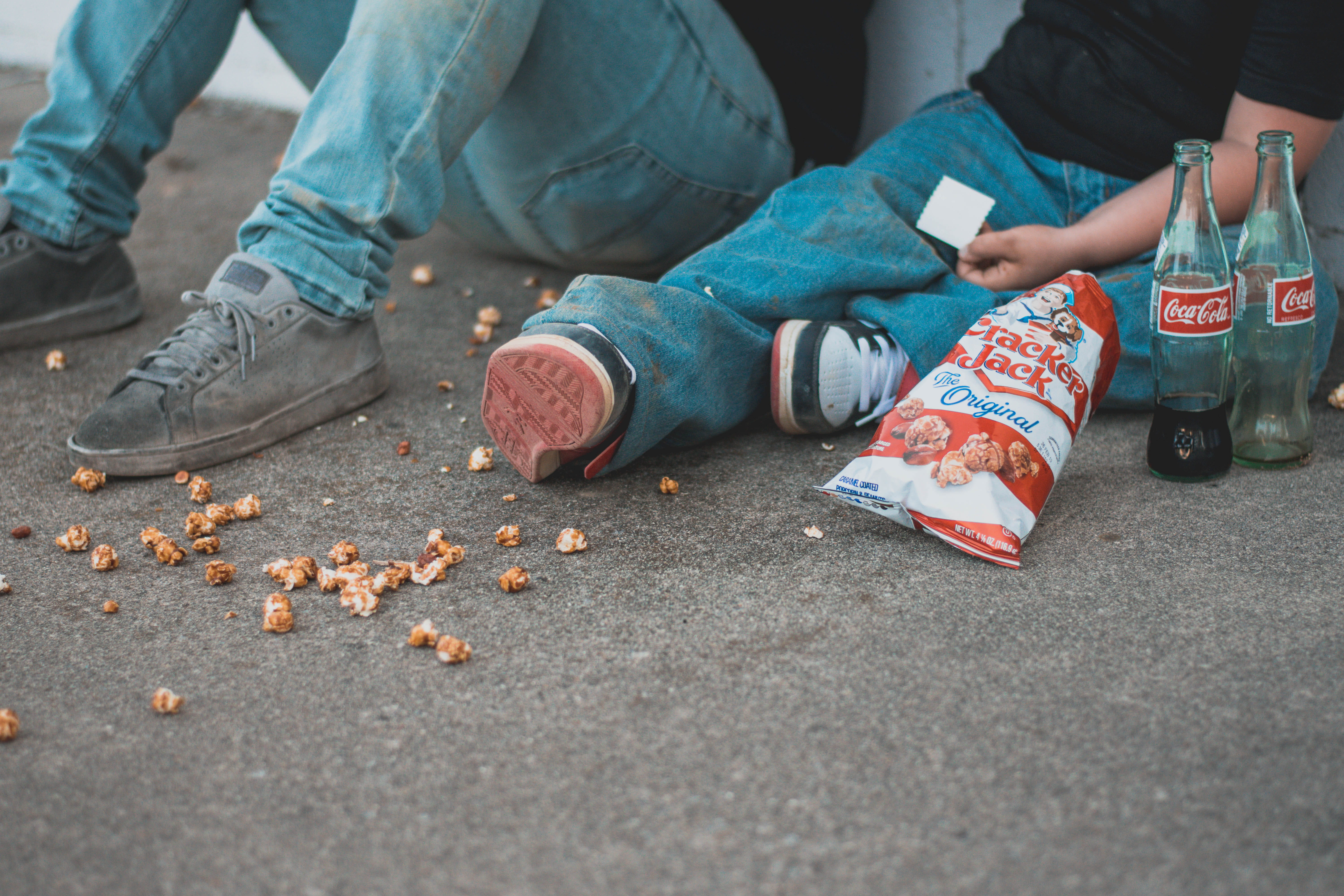 popcorn, human, jeans, human body part, lifestyles, shoe, low section, blue, food, footwear, smart phone, cocacola, wawaka, streetwear, leisure activity, HD Wallpaper
