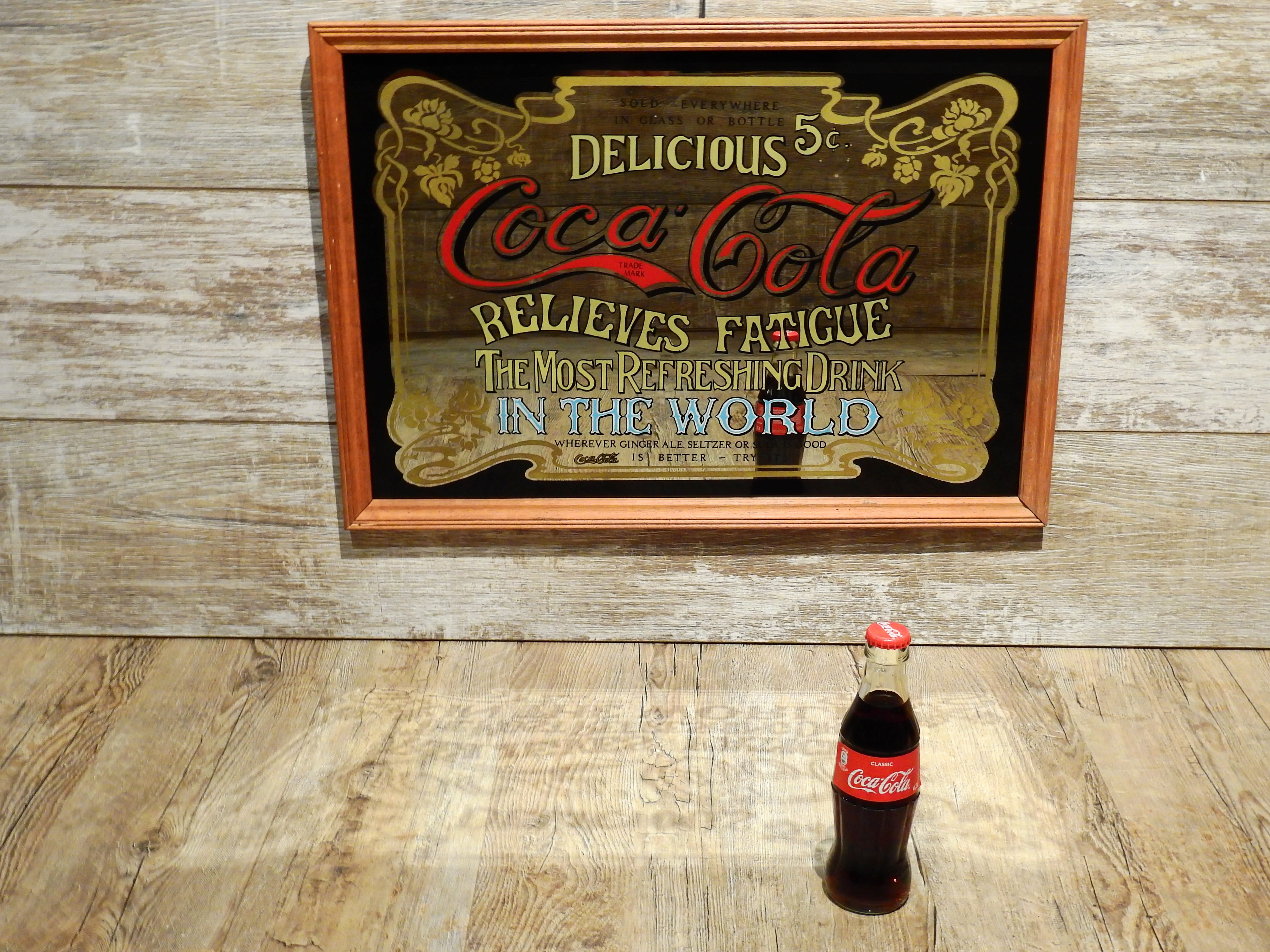 cola, rear view, Coke, shield, advertising sign, red, menu, western script, communication, non-western script, message, Coca Cola, reklameschild, capital letter, HD Wallpaper