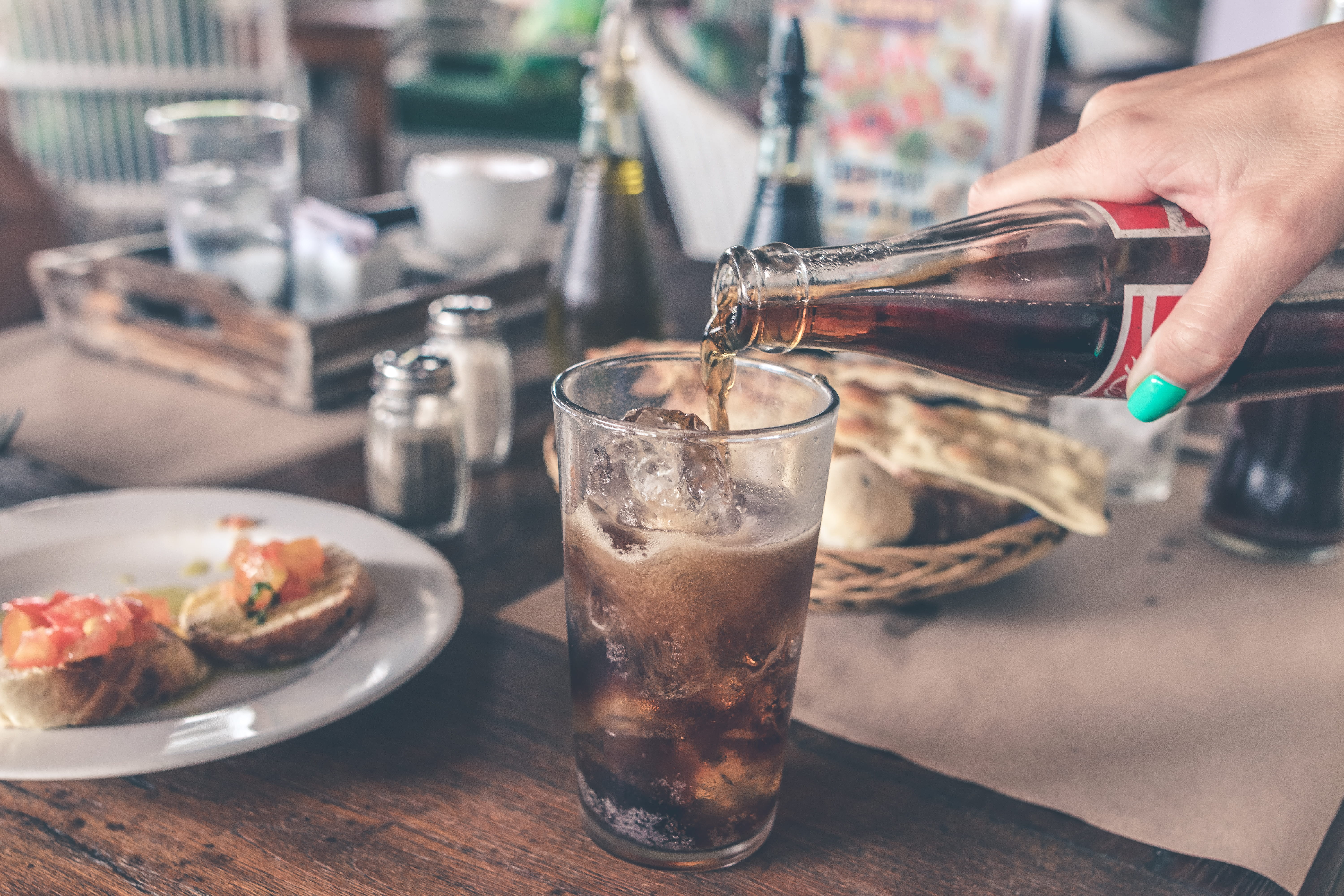 pour, carbonated, cup, food and drink, glass, drink, fizz, condiments, close-up, indoors, real people, nails, photo, hand, cold, wooden table, tray, human hand, HD Wallpaper