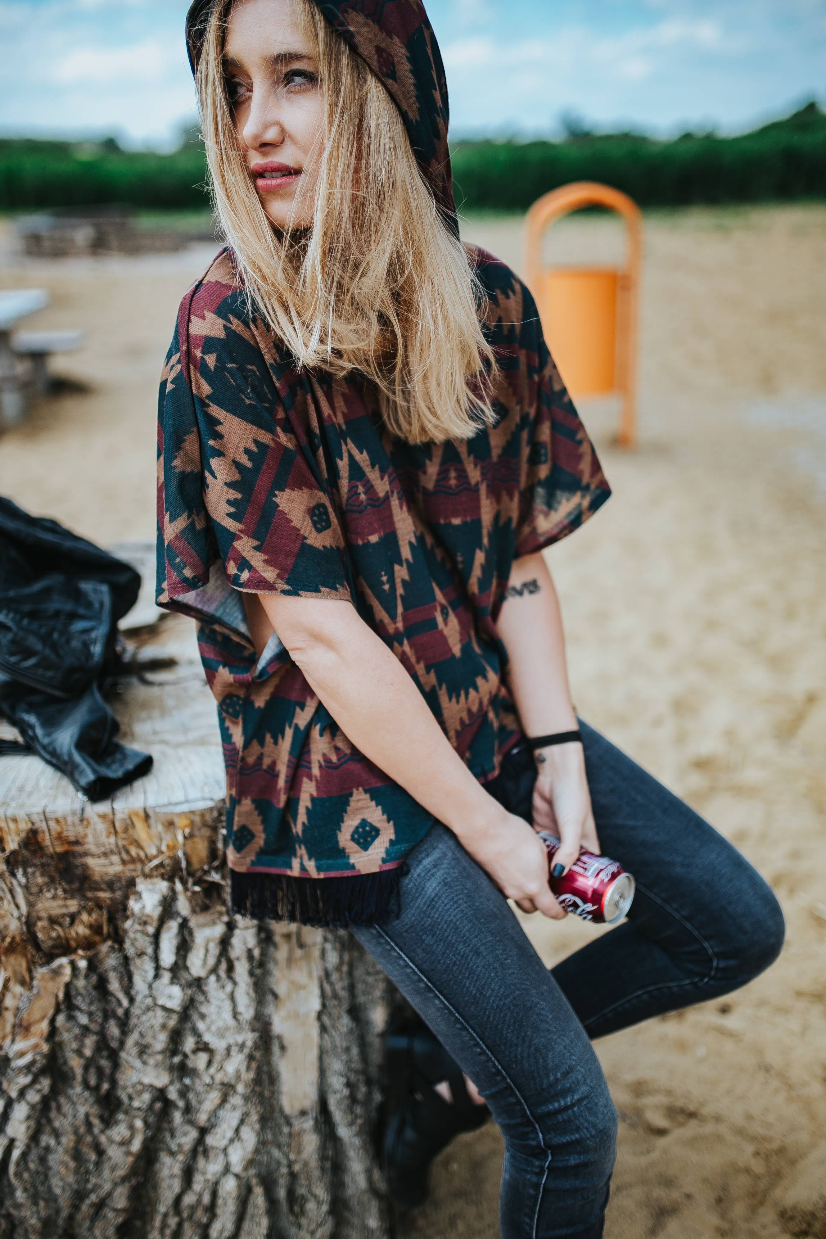 girl, relaxing, outdoors, blond hair, 4K, females, Beautiful, fashion, one young woman only, coca-cola, lifestyles, casual clothing, hair, only women, Phone HD Wallpaper