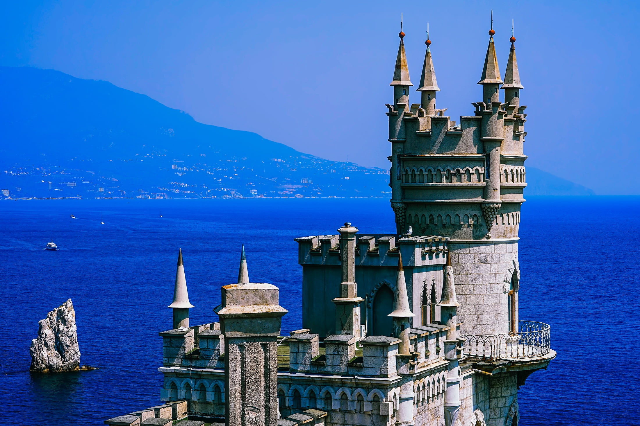 tower, 1080P, no people, travel, coast, sky, gray, outdoors, scenics - nature, concrete, nature, mountains, day, sea, Swallows nest, rock, building exterior, HD Wallpaper