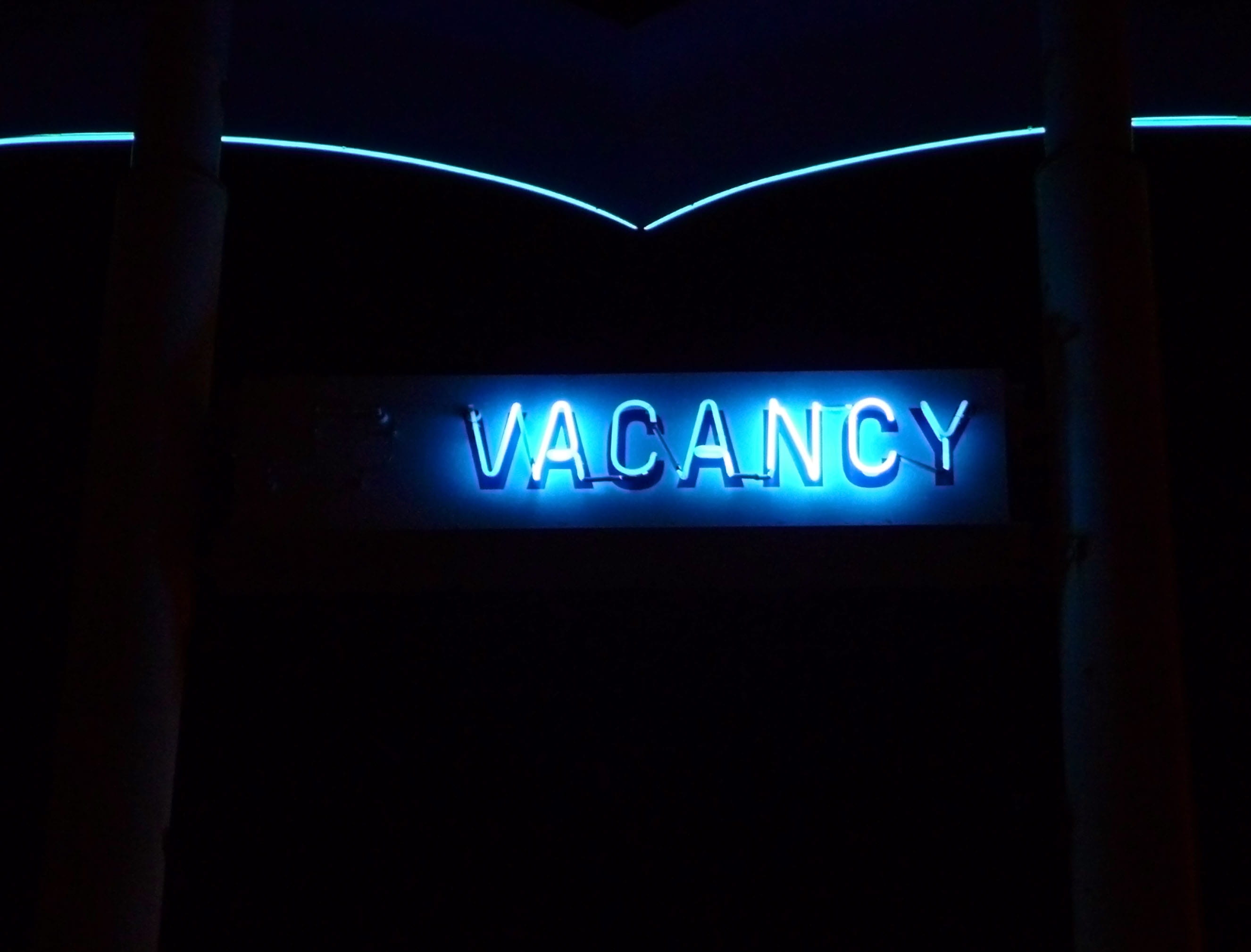 indoors, entrance, guidance, text, Vacancy, dark, Hotel, blue, vacation, information, Neon, Motel, no people, Travel, information sign, orthographic symbol, HD Wallpaper