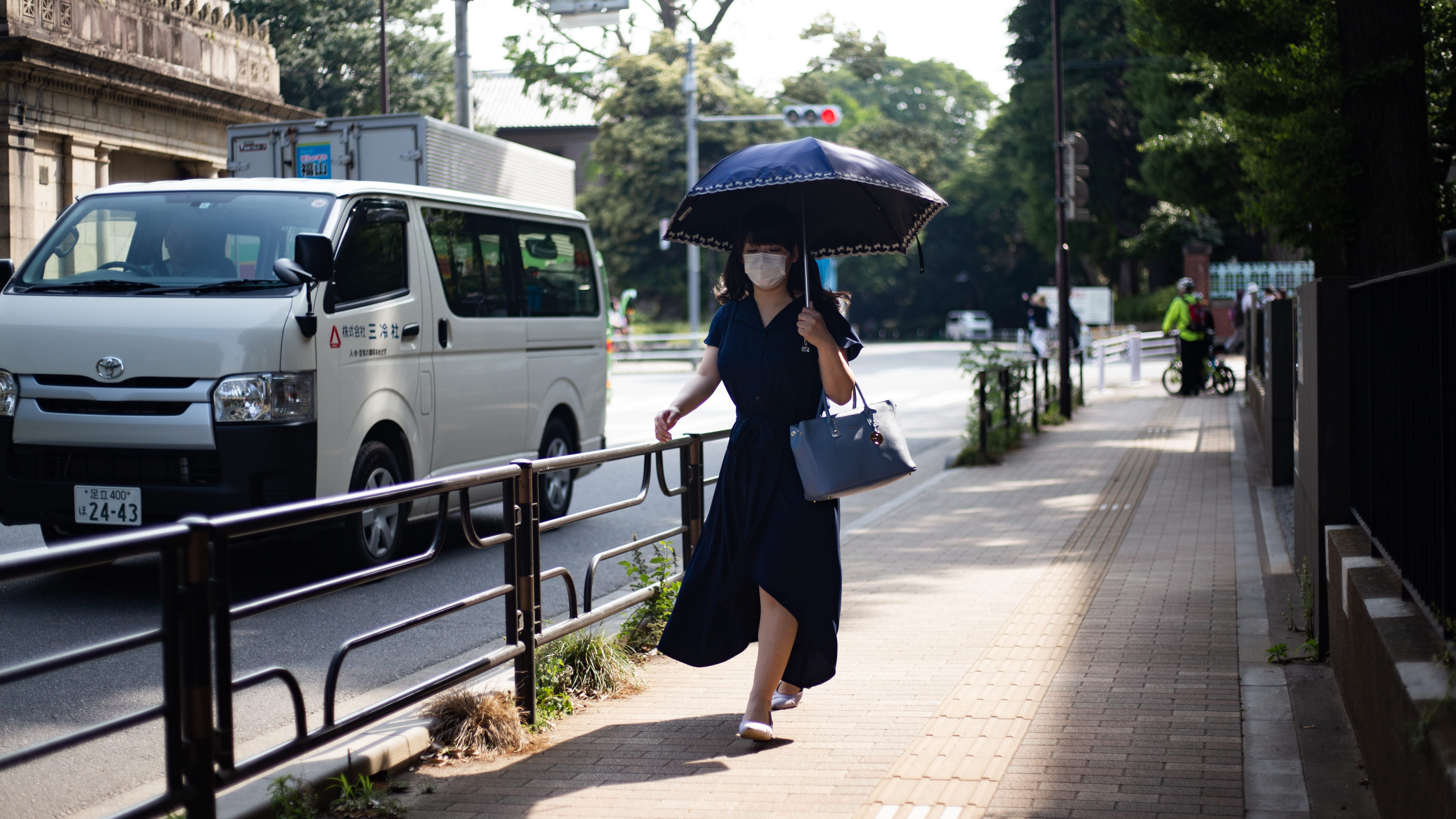 contrast, city, footpath, land vehicle, 5K, japan, day, street, urban life, mode of transportation, outdoors, protection, motor vehicle, nature, yoyogi, HD Wallpaper
