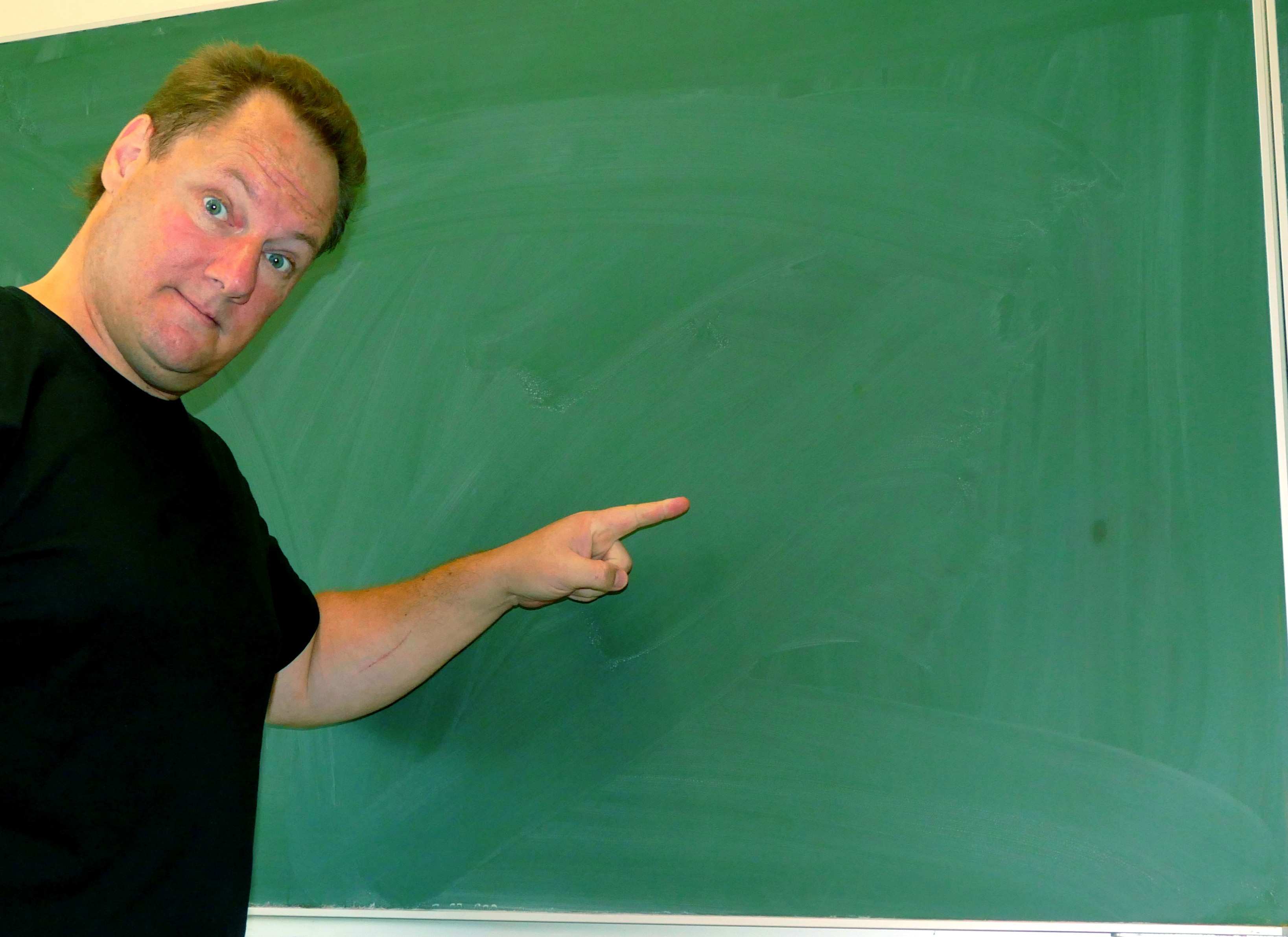 chalk, area, pointing, chalkboard, man, leisure activity, education, school, blackboard, green color, portrait, 2K, hand, note, mid adult men, board, real people, HD Wallpaper