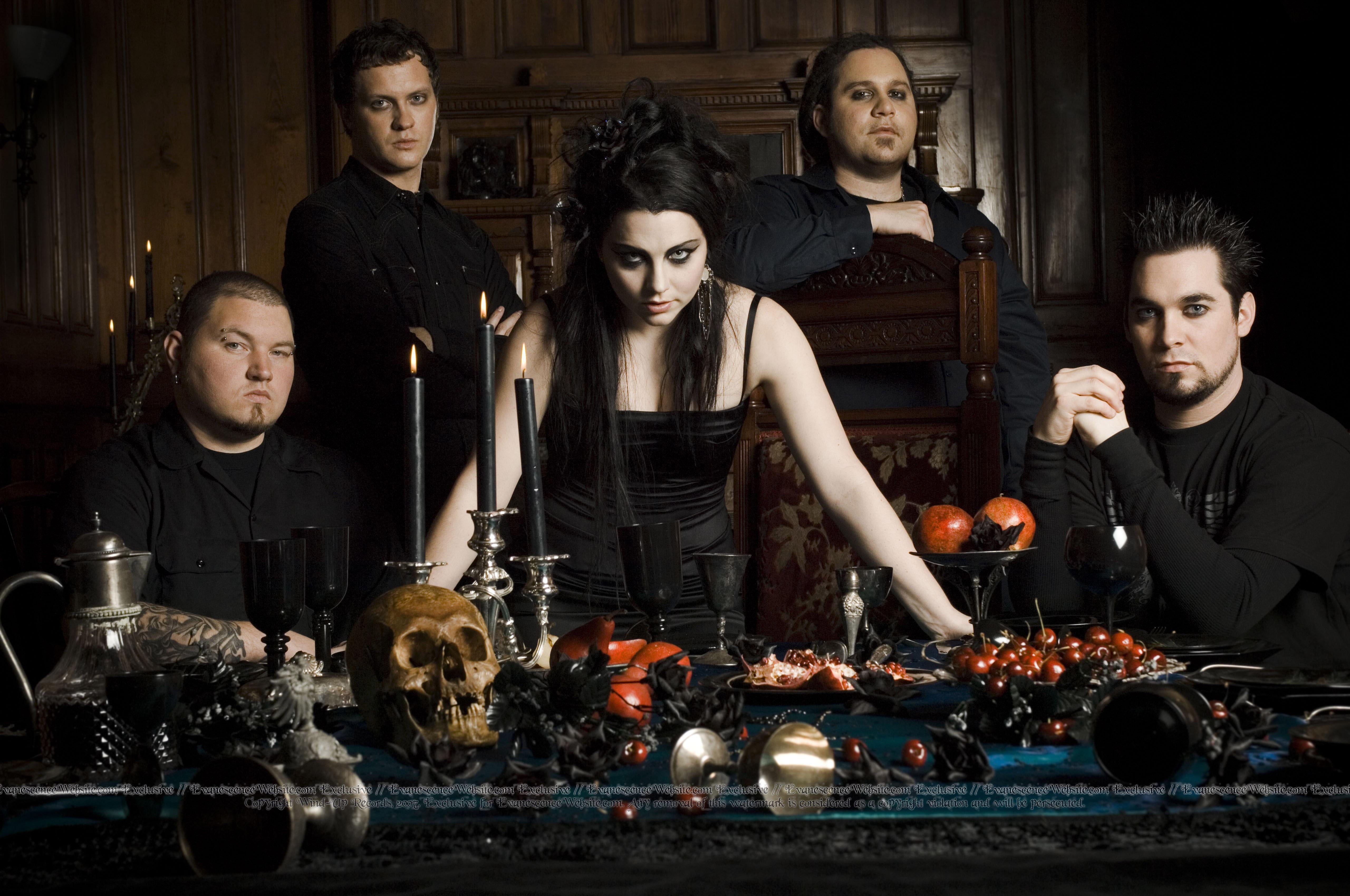 looking at camera, real people, Amy Lee, portrait, adult, young men, men, young women, front view, food and drink, standing, group, people, young adult, HD Wallpaper