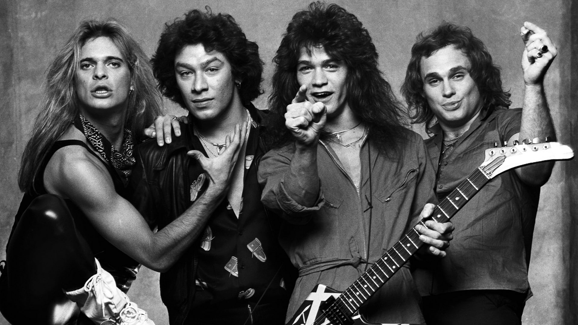 Michael anthony, Bw, Van halen, musical instrument, rock music, people, nightlife, musical equipment, singing, arts culture and entertainment, music, young adult, HD Wallpaper