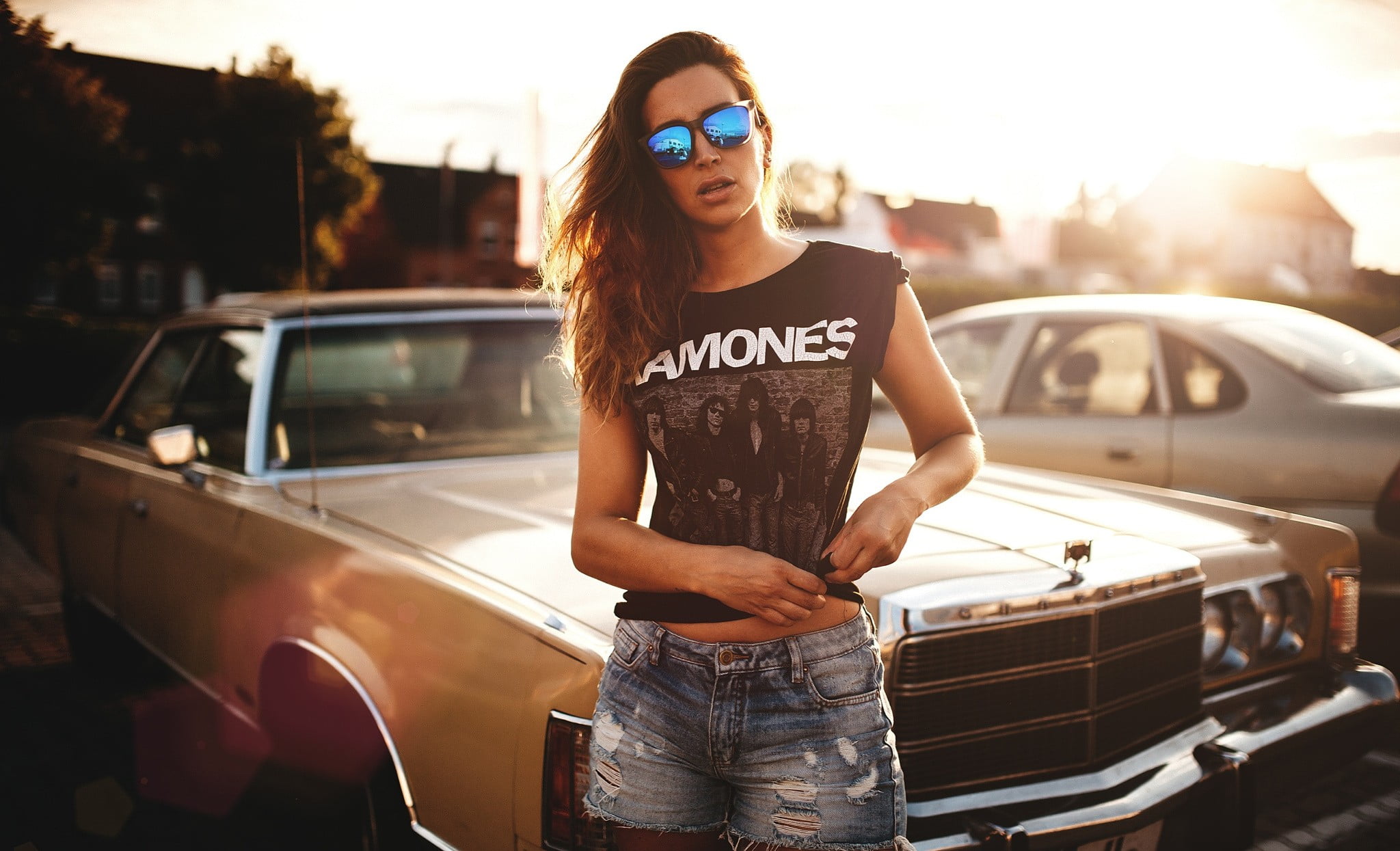 car, mode of transportation, T-shirt, real people, hair, outdoors, casual clothing, standing, transportation, front view, portrait, brunette, jean shorts, HD Wallpaper