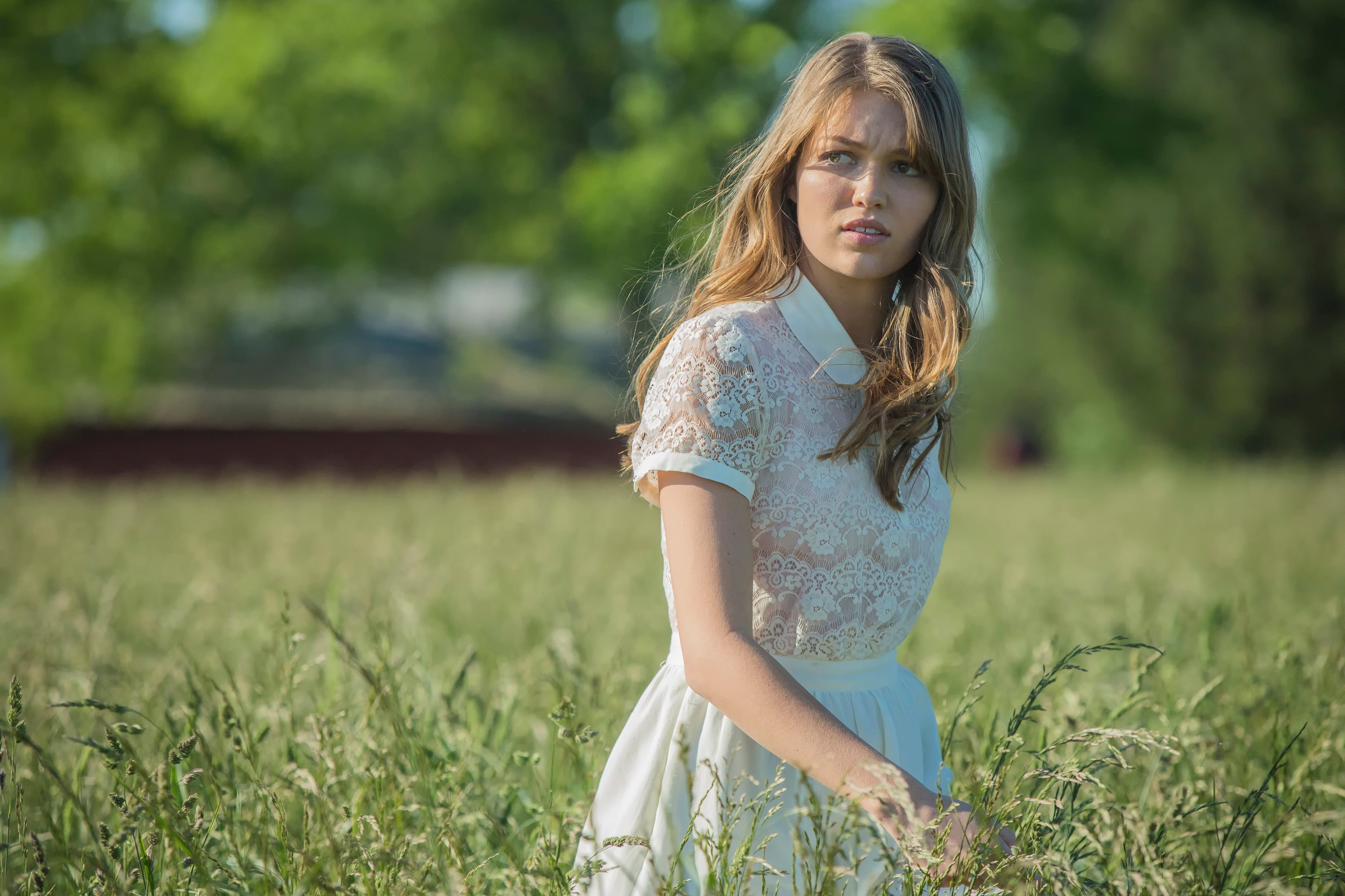outdoors, hairstyle, contemplation, childhood, land, banshee lili simmons, beauty, long hair, plant, 2K, standing, nature, beautiful woman, child, field, HD Wallpaper