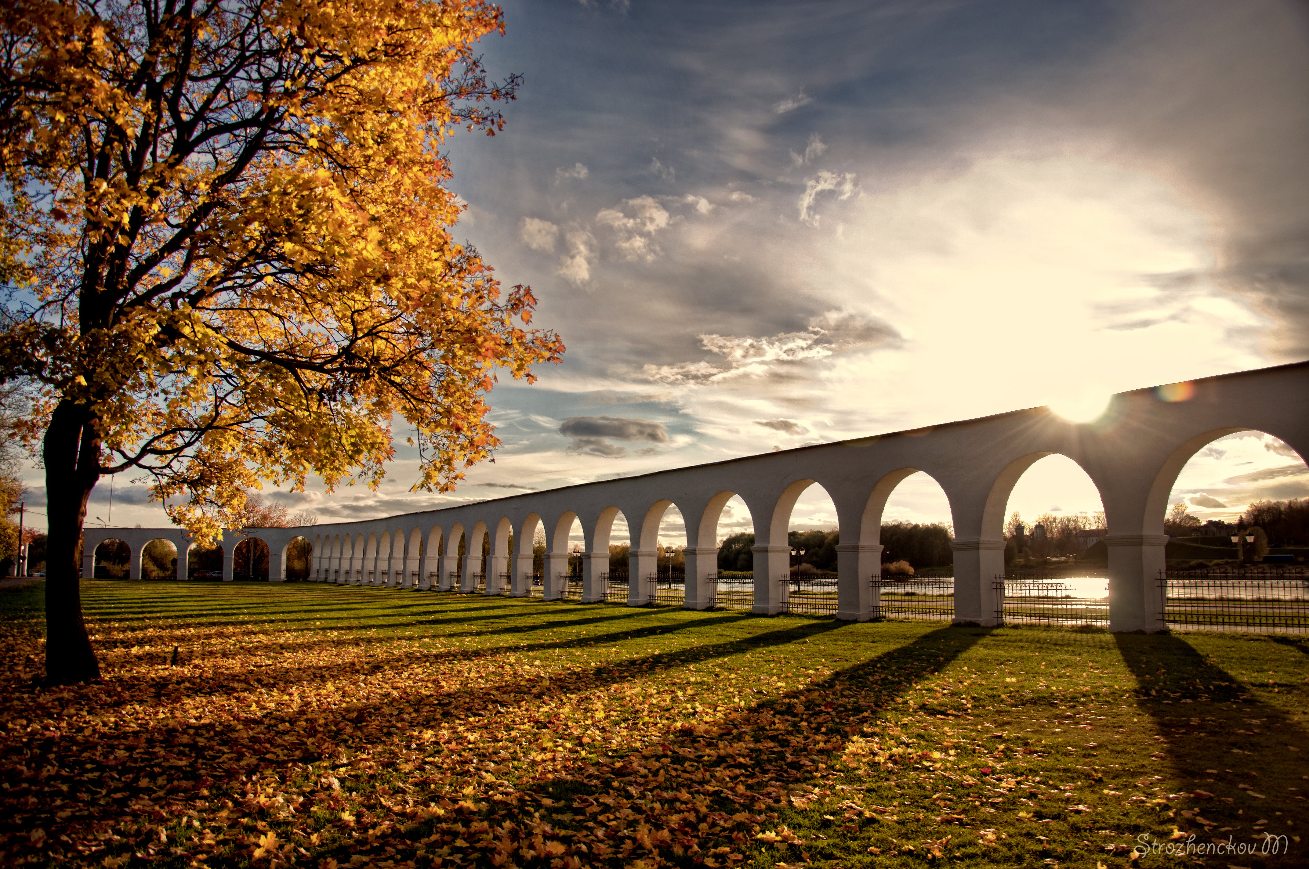 bridge, famous Place, leafed, no People, river, transportation, 4K, autumn, leaf, built Structure, park - Man Made Space, europe, green Color, nature, HD Wallpaper