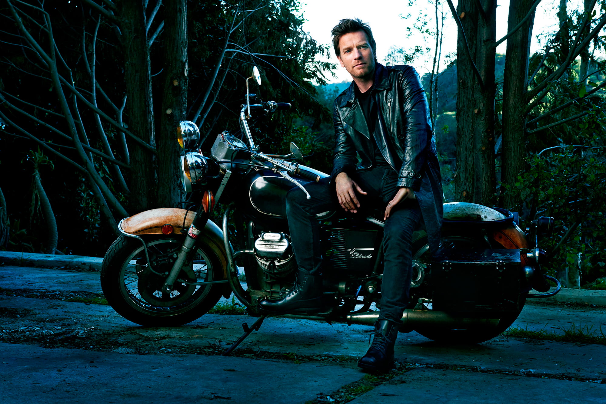 sitting, males, people, adult, 1080P, fashion, lifestyles, looking at camera, mode of transportation, ewan mcgregor, s, full length, transportation, mode of Transport, HD Wallpaper
