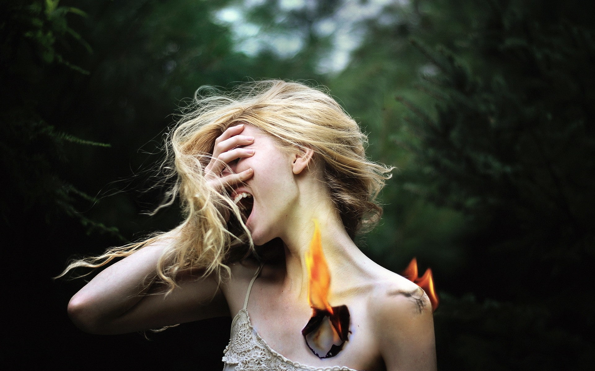 women, women outdoors, blonde, hurt, fire, model, 1080P, screaming, HD Wallpaper