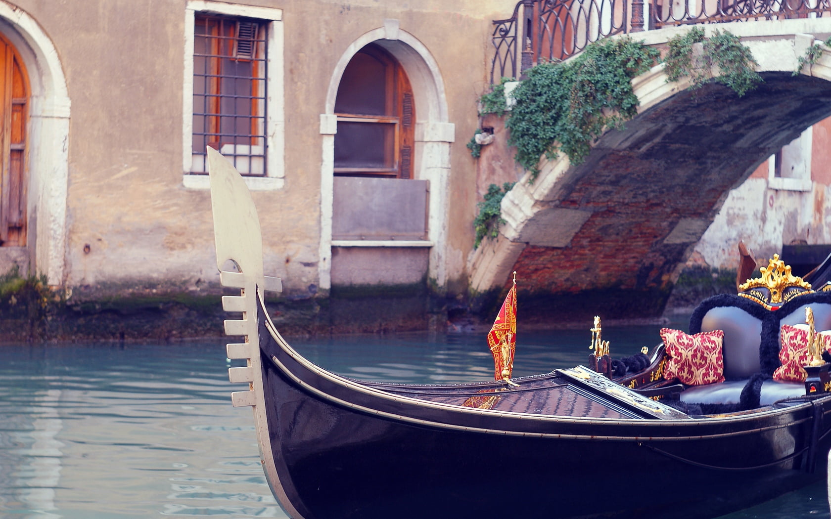 venice, outdoors, mode of transportation, water, travel Destinations, travel, romance, no people, 720P, gondolier, journey, black, tourist, built structure, HD Wallpaper