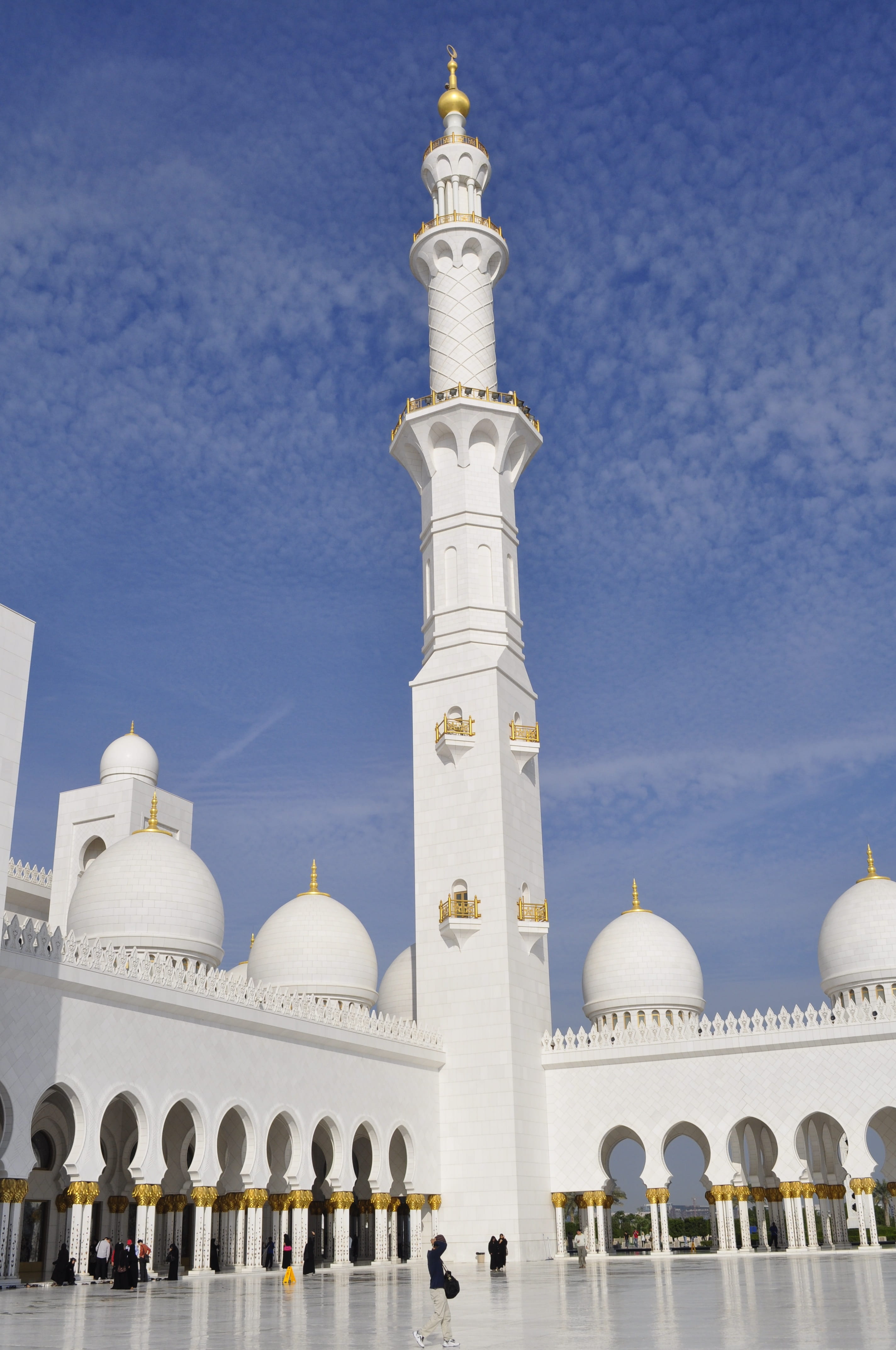 4K, Abu Dhabi, islam, built structure, belief, ornate, travel destinations, outdoors, arch, muslim, travel, city, low angle view, Sun, spirituality, building exterior, Phone HD Wallpaper
