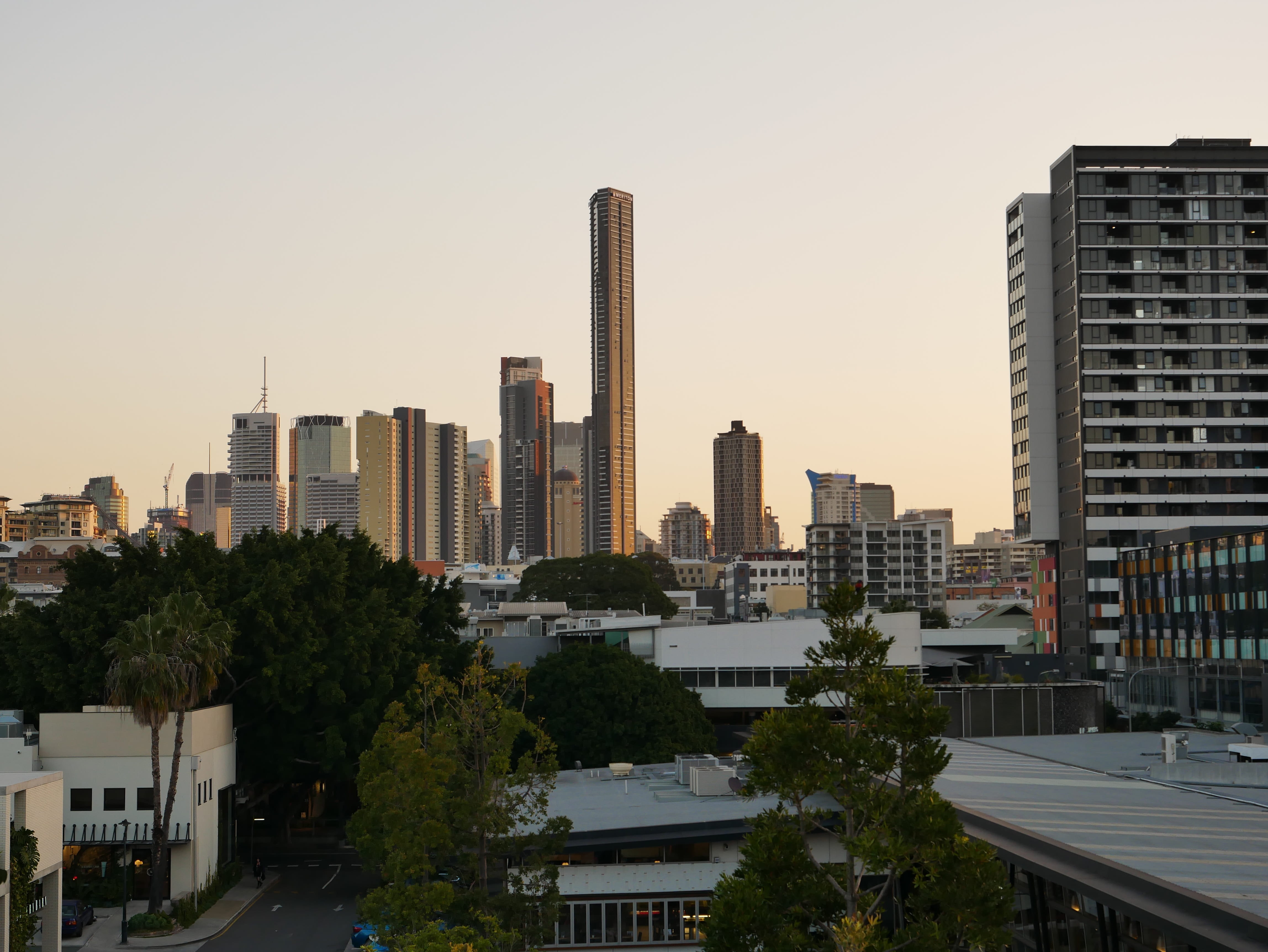 residential district, building exterior, building, landscape, tower, sky, modern, sunset, built structure, financial district, brisbane, architecture, skyscraper, HD Wallpaper