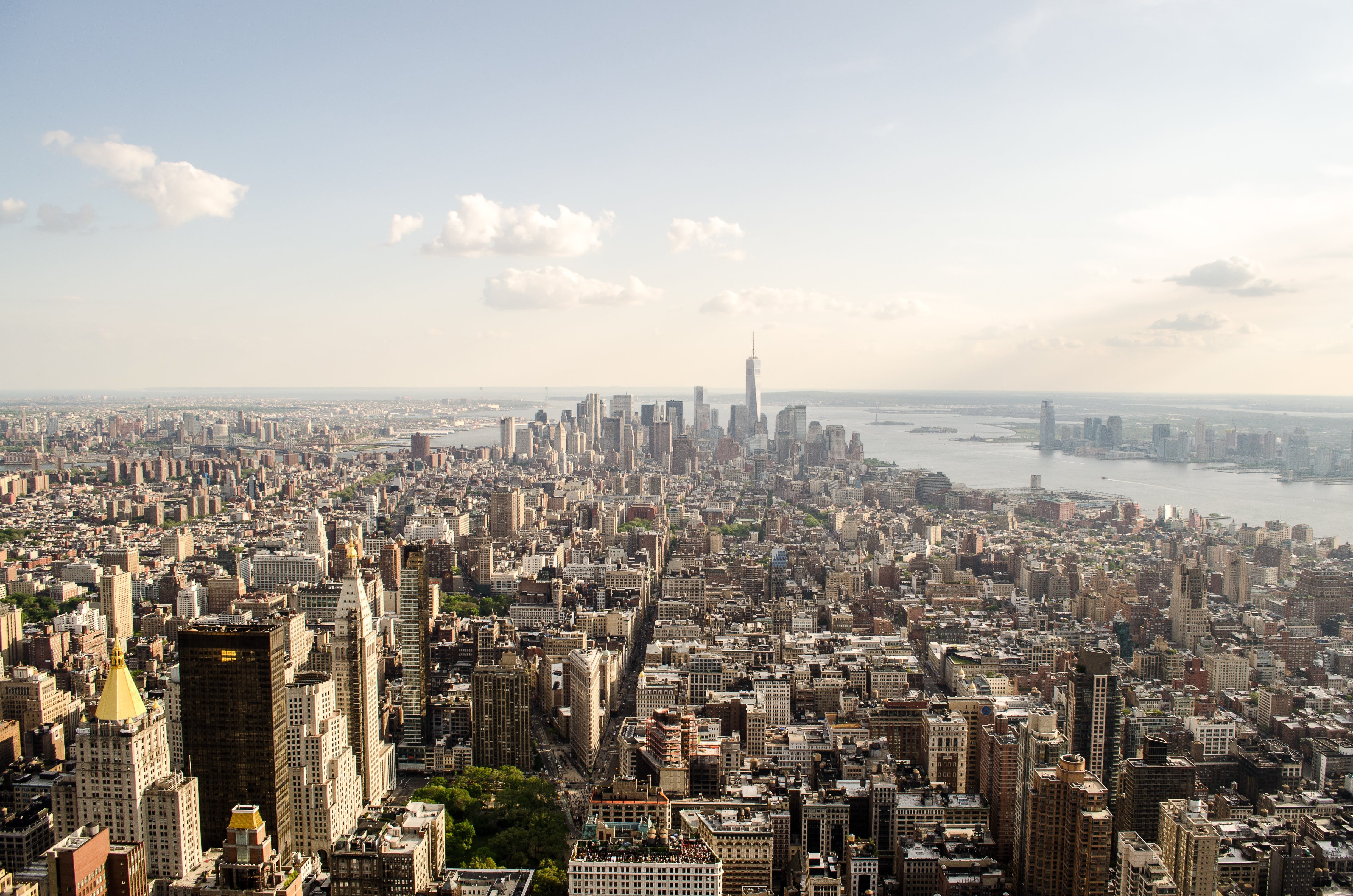 office building exterior, modern, sky, residential district, travel destinations, nature, spire, 4K, skyscraper, New York City, crowd, built structure, HD Wallpaper