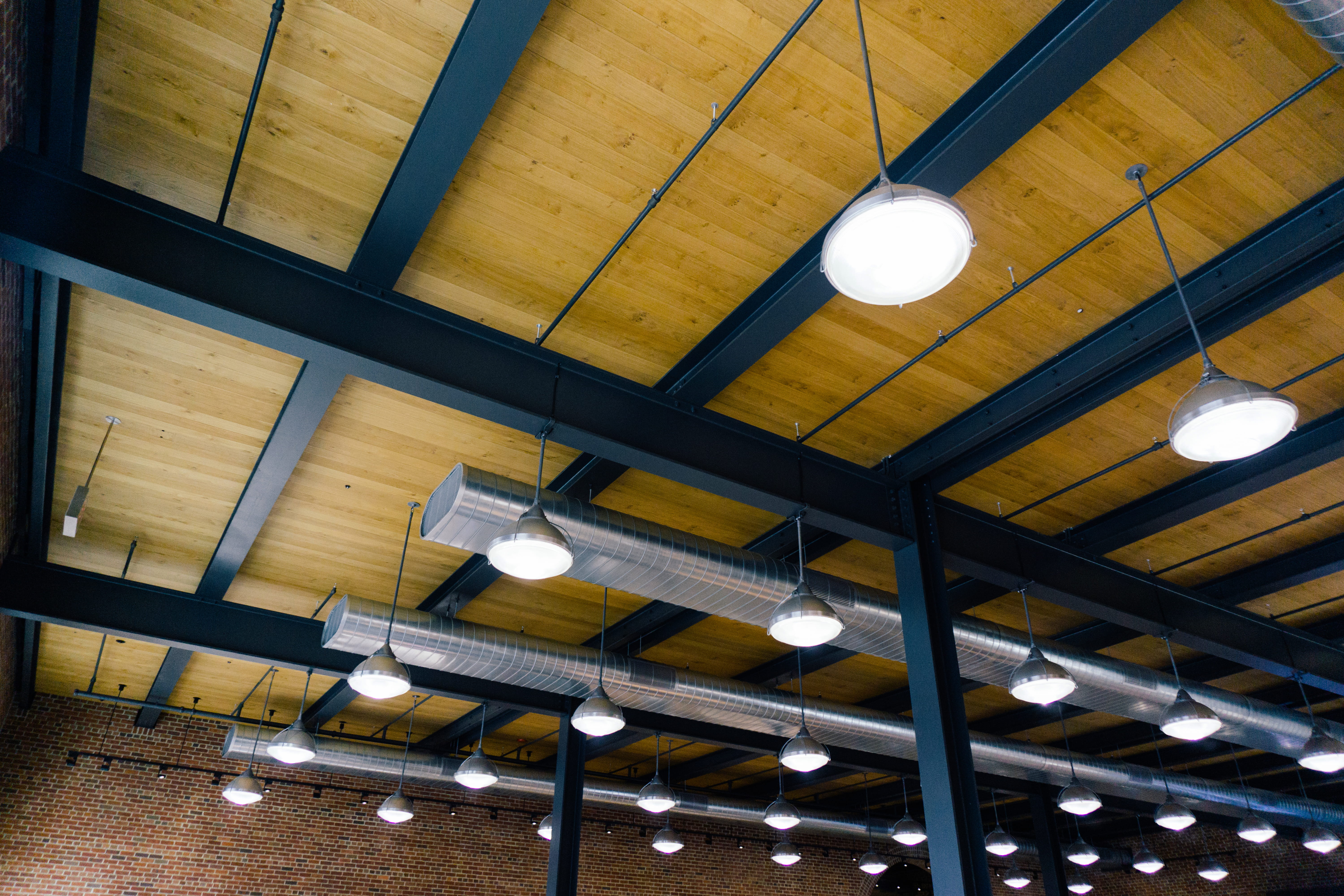 apple williamsburg, pattern, in a row, apple store brooklyn, built structure, united states, metal, lighting, lighting array, illuminated, exposed brick, HD Wallpaper