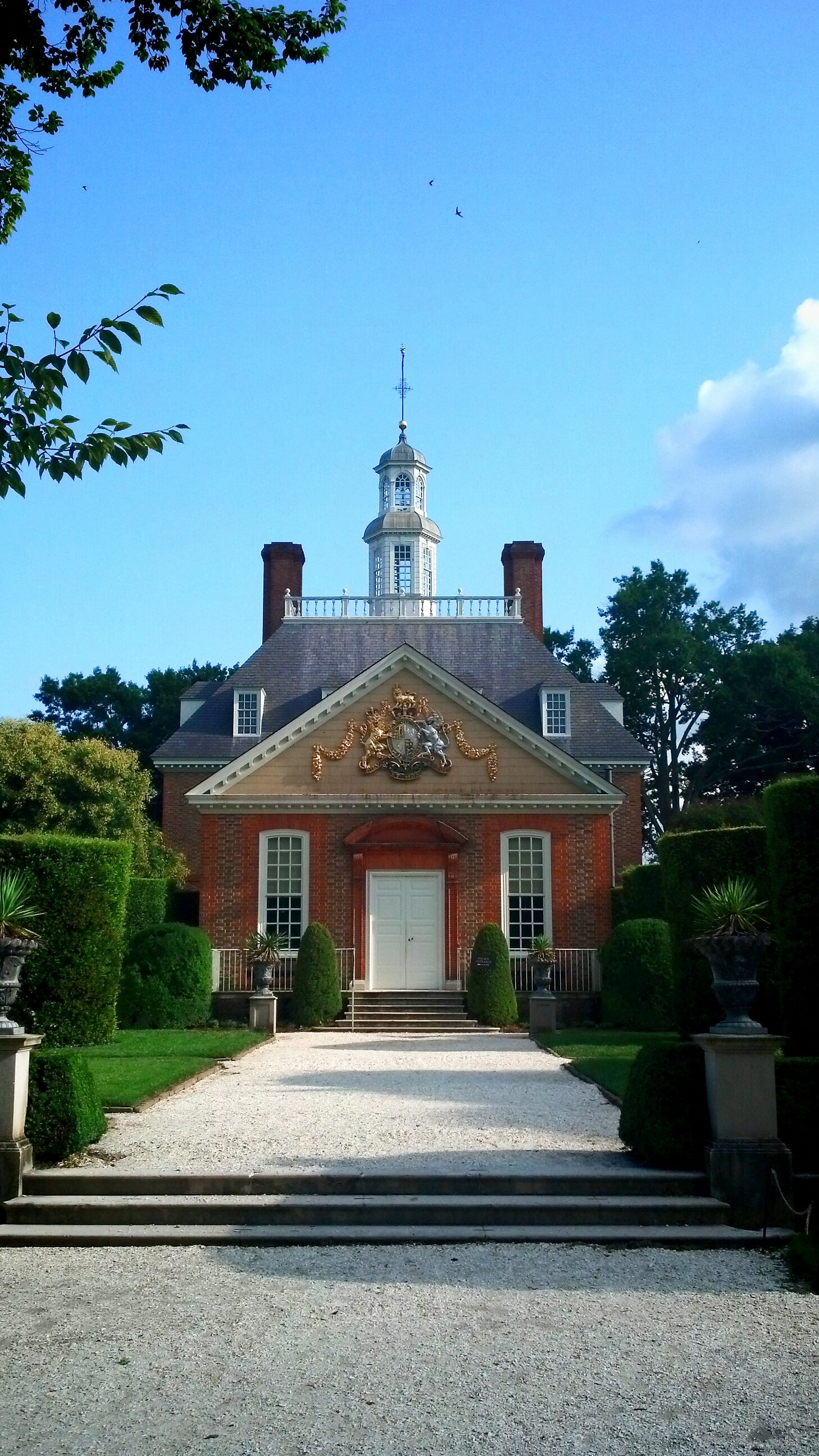 belief, entrance, architecture, building exterior, built structure, mansion, residence, sky, outdoors, colonial, travel destinations, home, the way forward, Phone HD Wallpaper