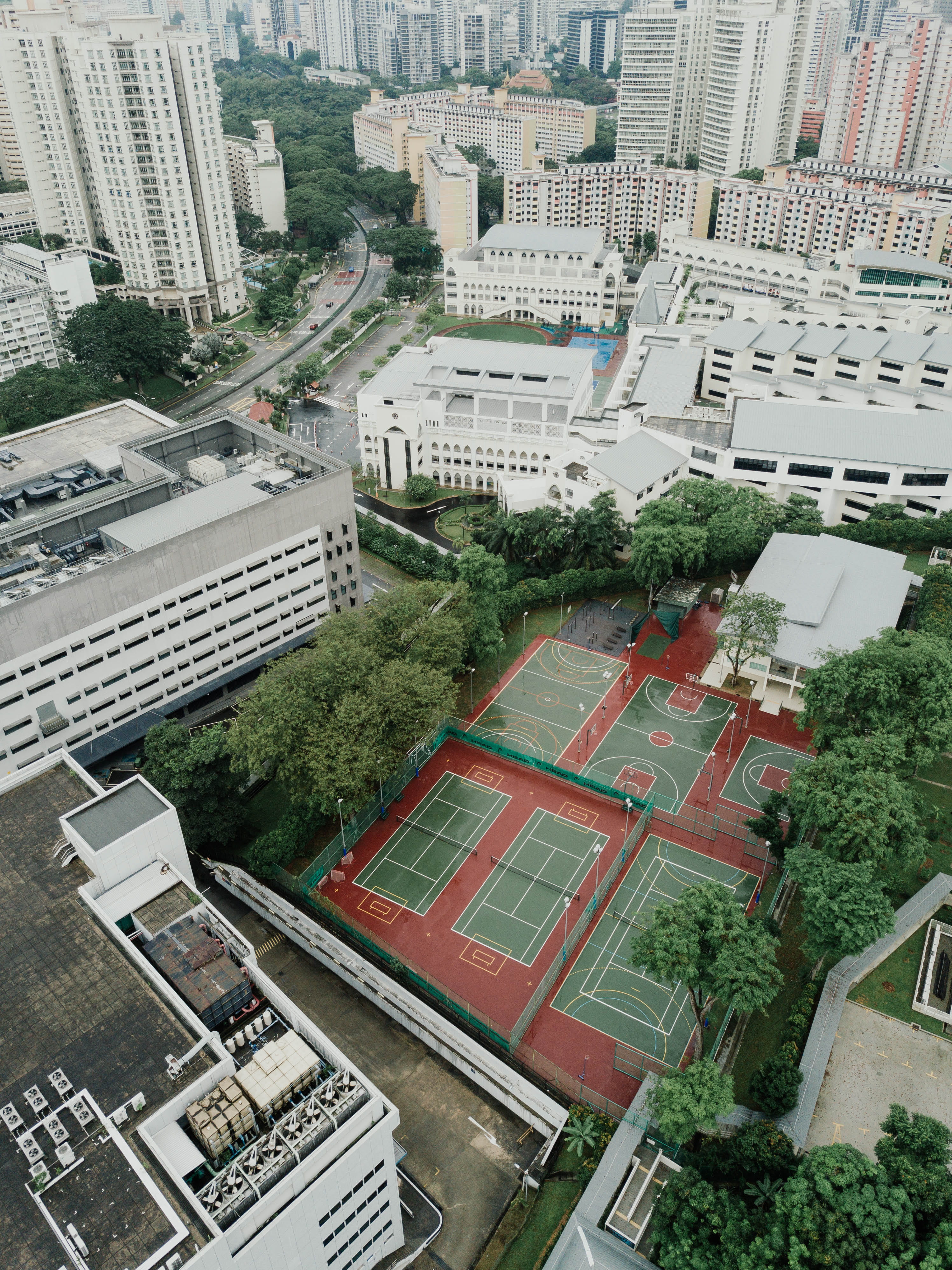 tennis court, roof, sport, court, day, top, aerial view, from above, game, architecture, city, built structure, view, street, outdoors, singapore, transportation, Phone HD Wallpaper