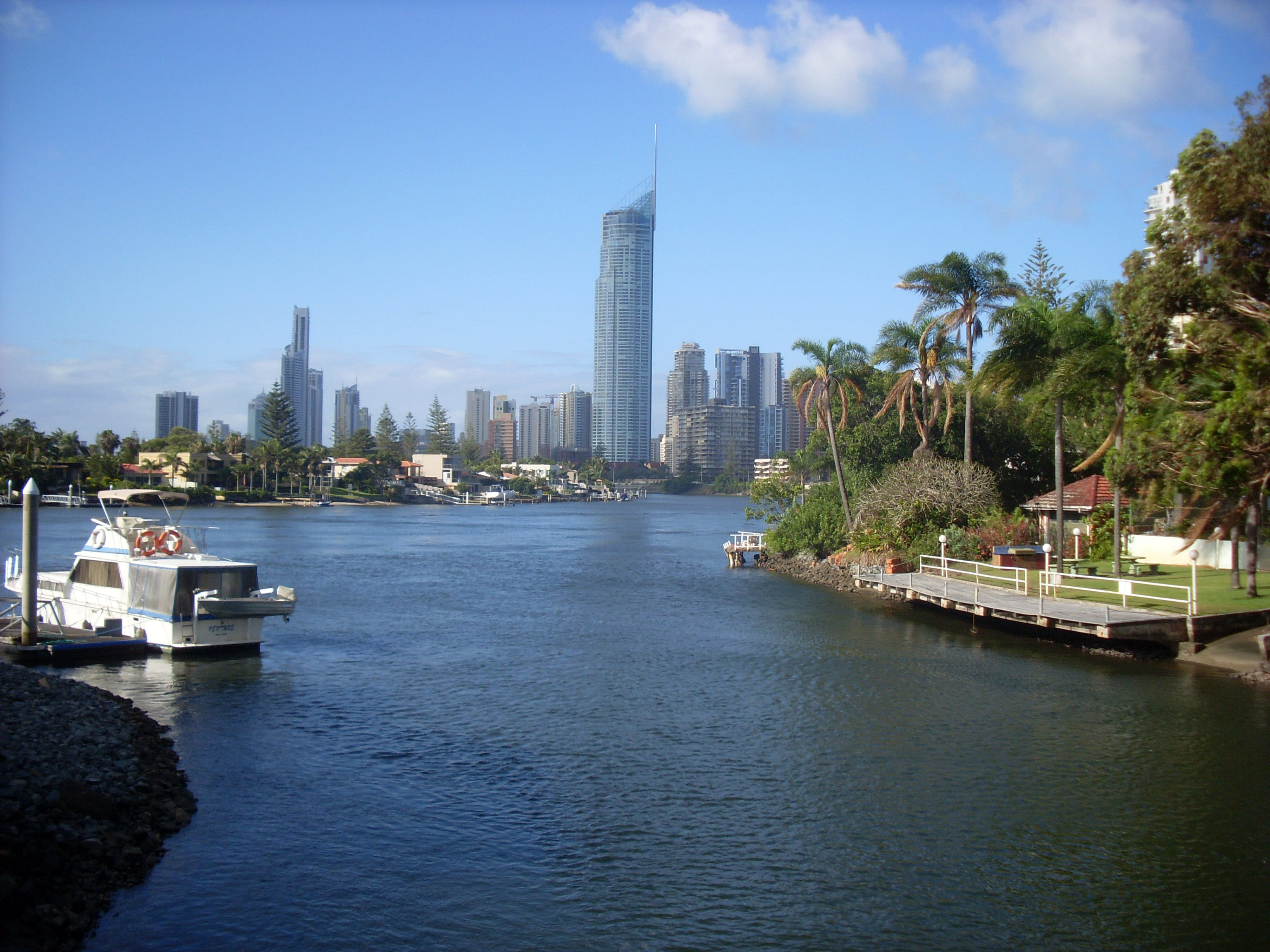 built Structure, bay, tall - high, photos, surfers, skyscrapers, office, skyscraper, Gold Coast, paradise, urban Skyline, skyline, river, day, water, office building exterior, HD Wallpaper