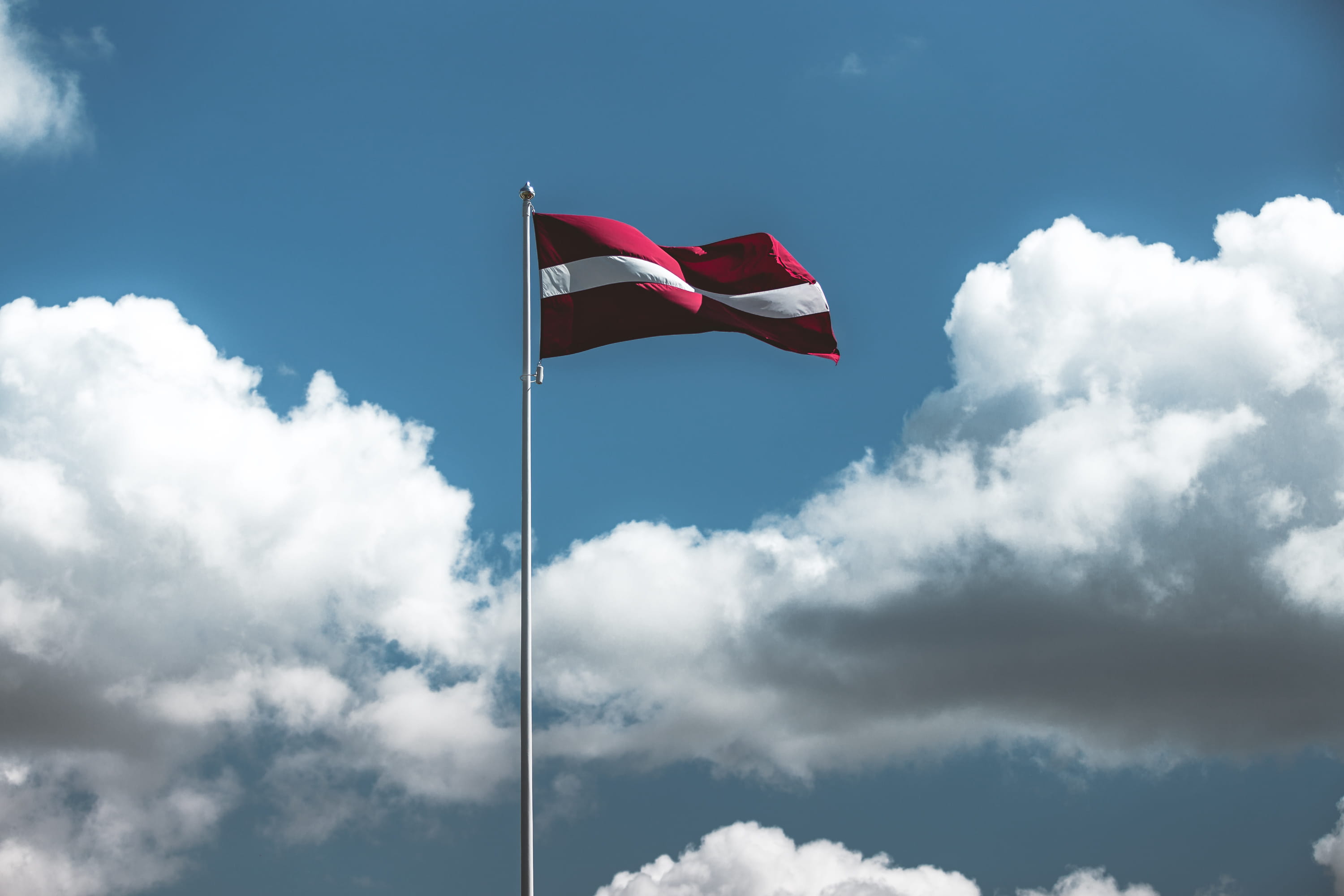 national, nature, patriotism, white, red and white, windy, clouds, independence, wind, bright, environment, 2K, day, cloud, outdoors, american flag, no people, HD Wallpaper