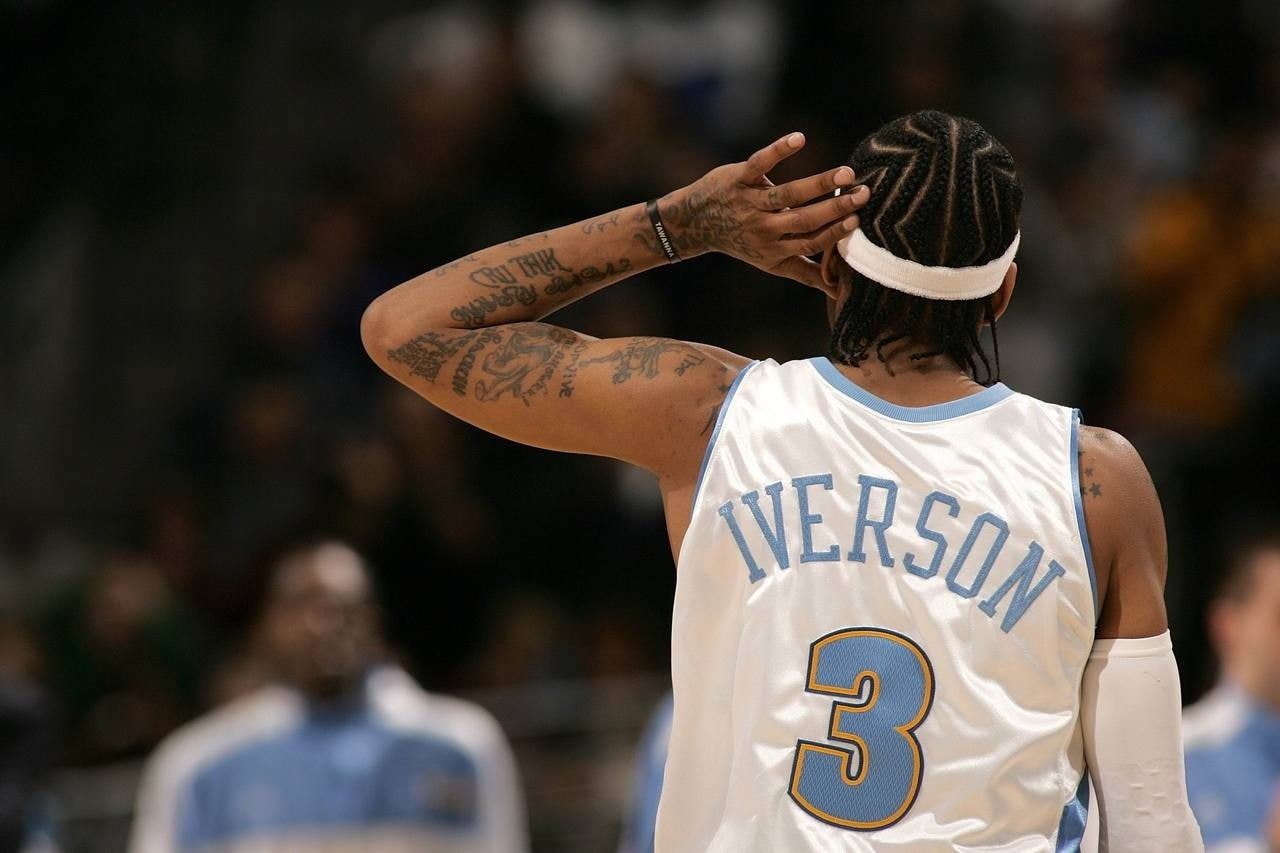 incidental people, waist up, nba basketball allen iverson philadelphia 76ers philadelphia denver nuggets denver, human arm, sportsman, 720P, focus on foreground, HD Wallpaper